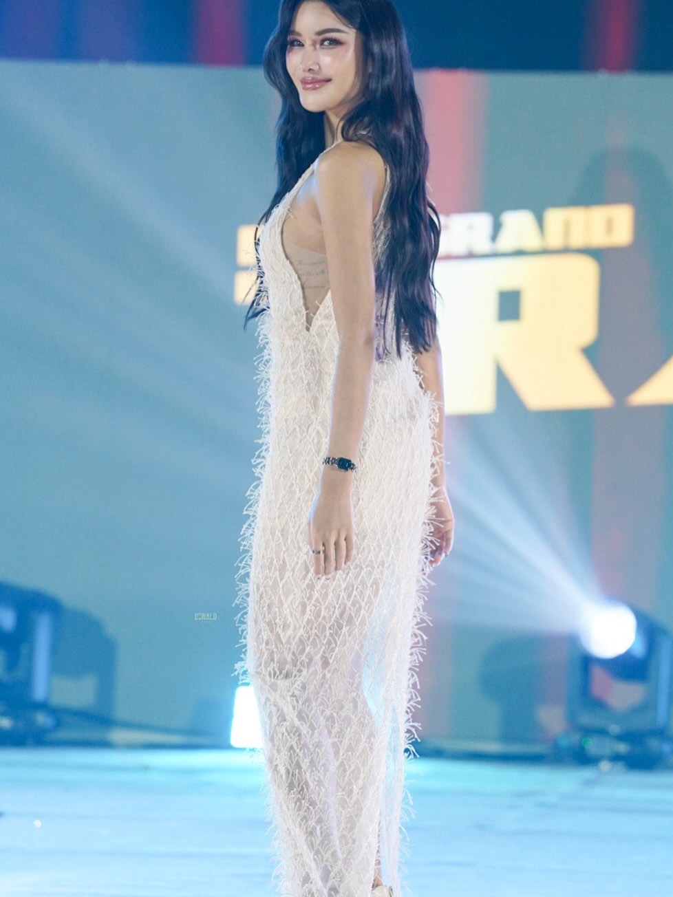 อุ้ม - ทวีพร พริ้งจำรัส