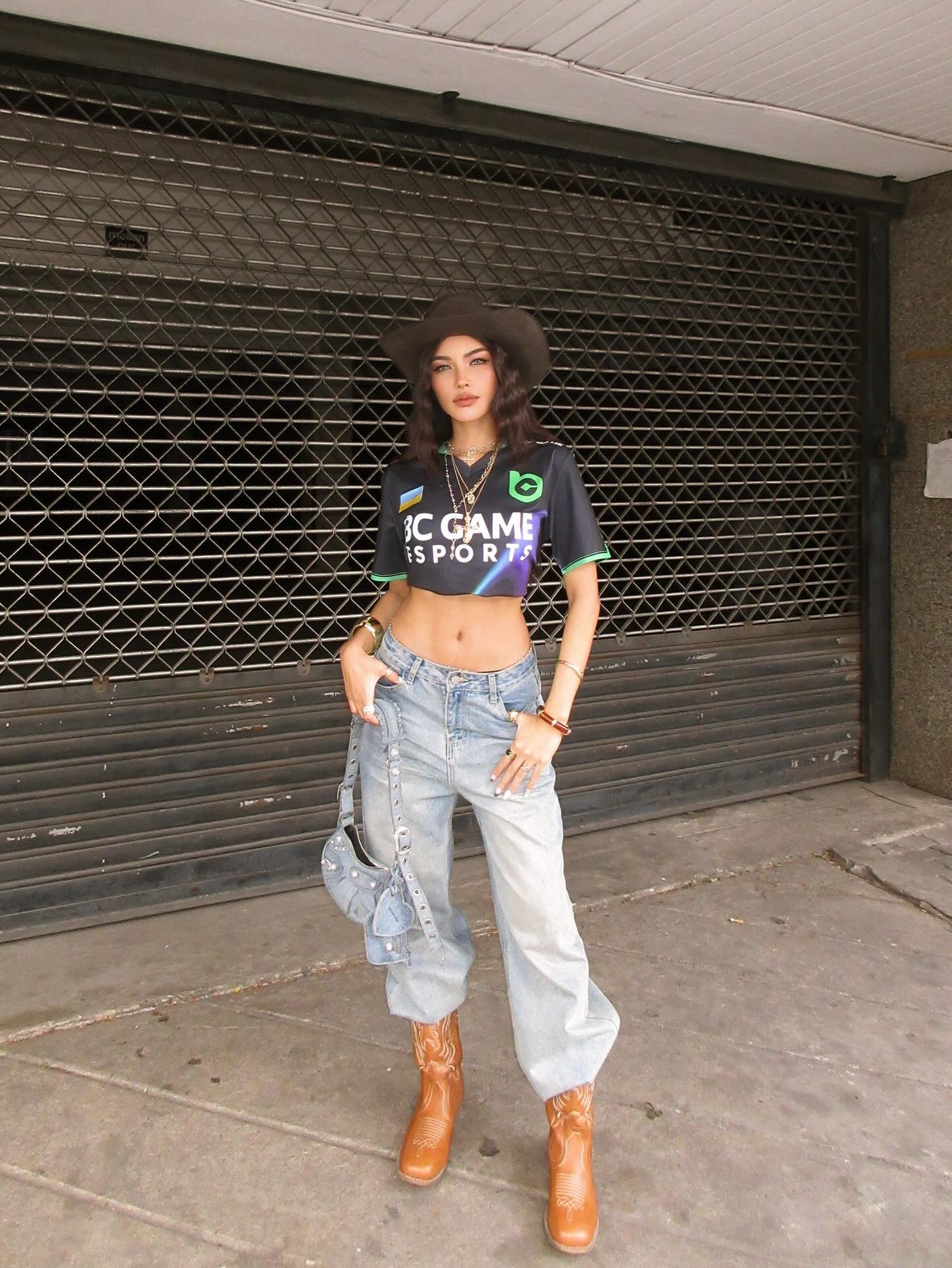 อุ้ม - ทวีพร พริ้งจำรัส