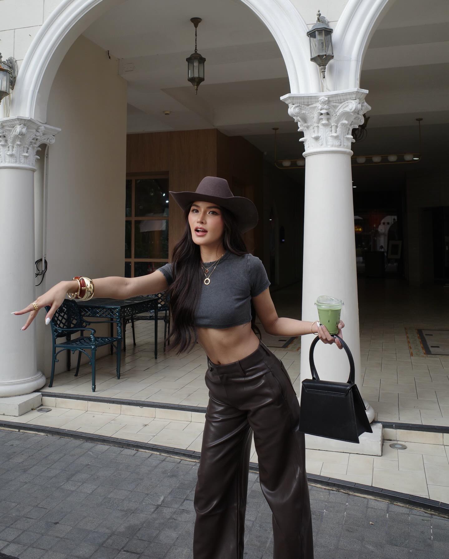 อุ้ม - ทวีพร พริ้งจำรัส