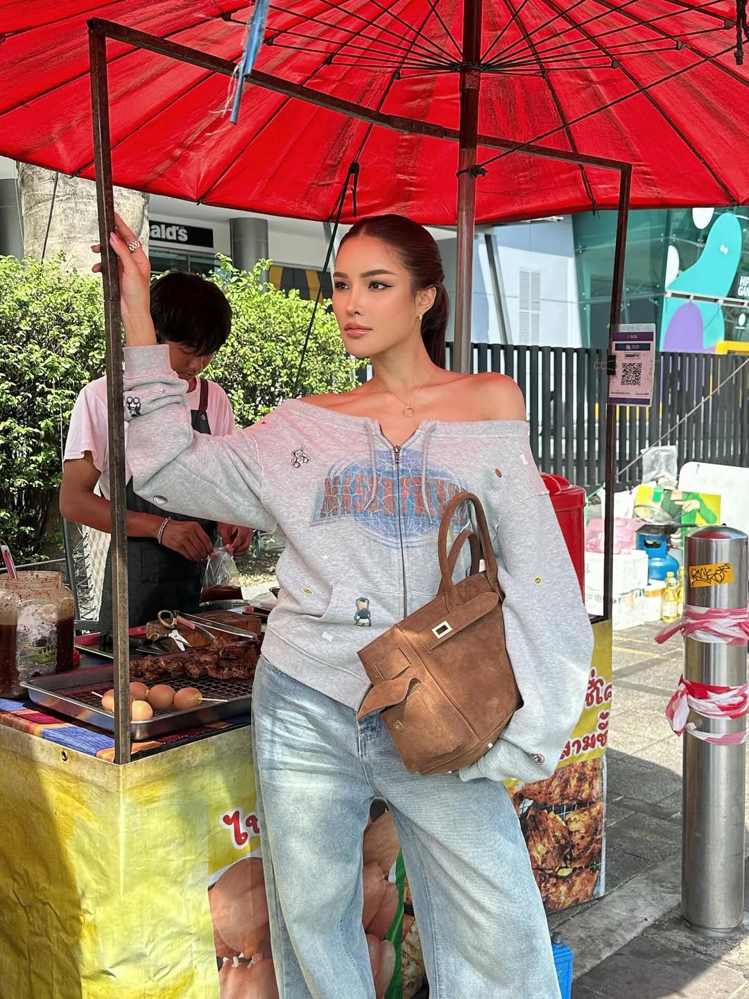 อุ้ม - ทวีพร พริ้งจำรัส