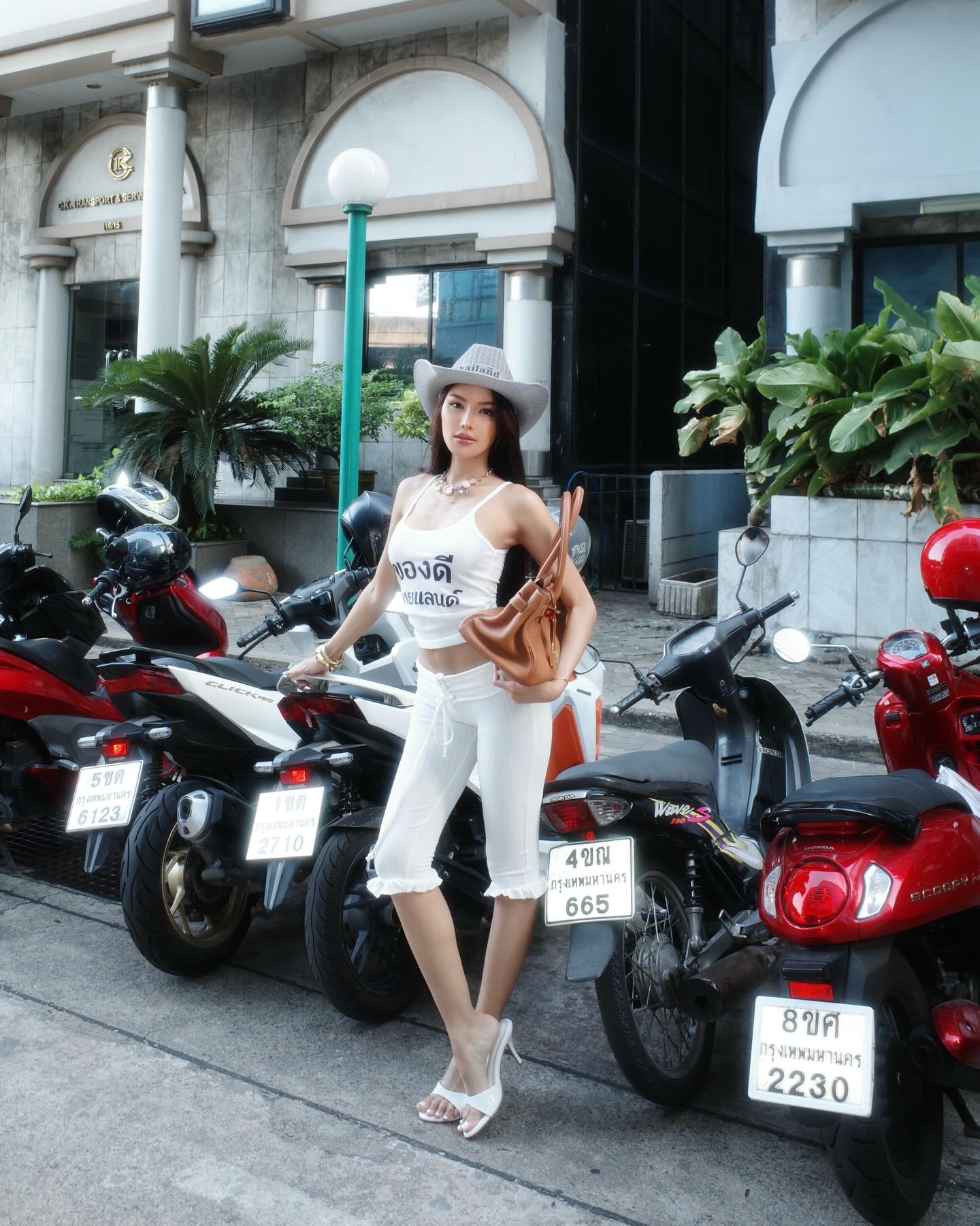 อุ้ม - ทวีพร พริ้งจำรัส