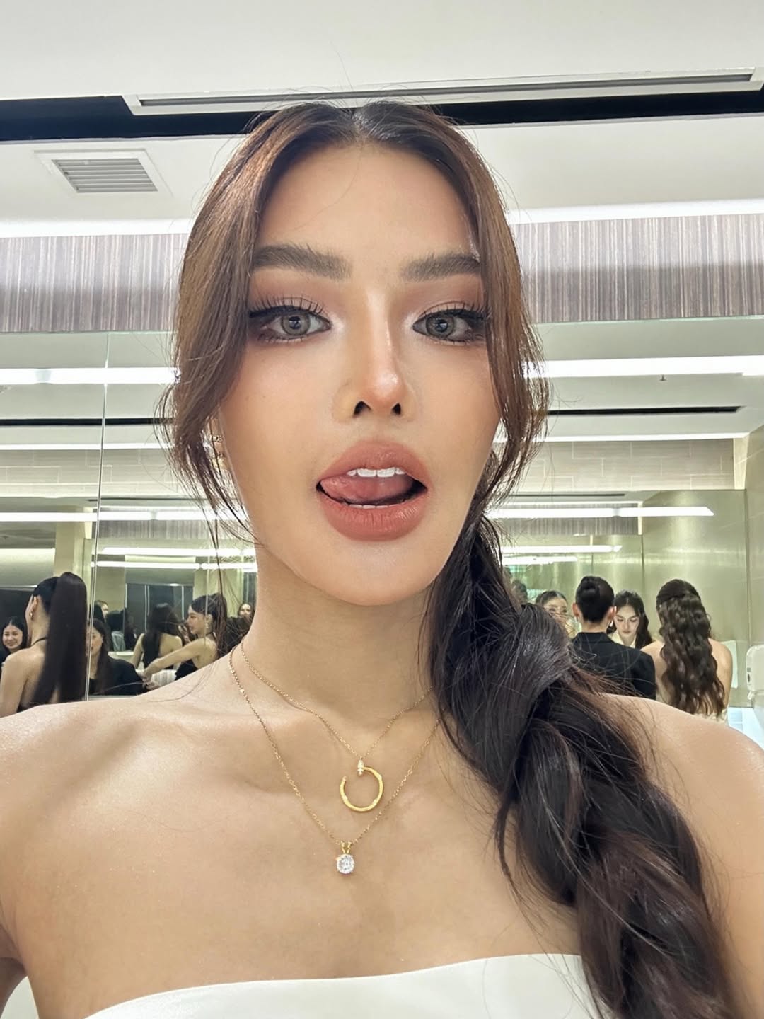อุ้ม - ทวีพร พริ้งจำรัส