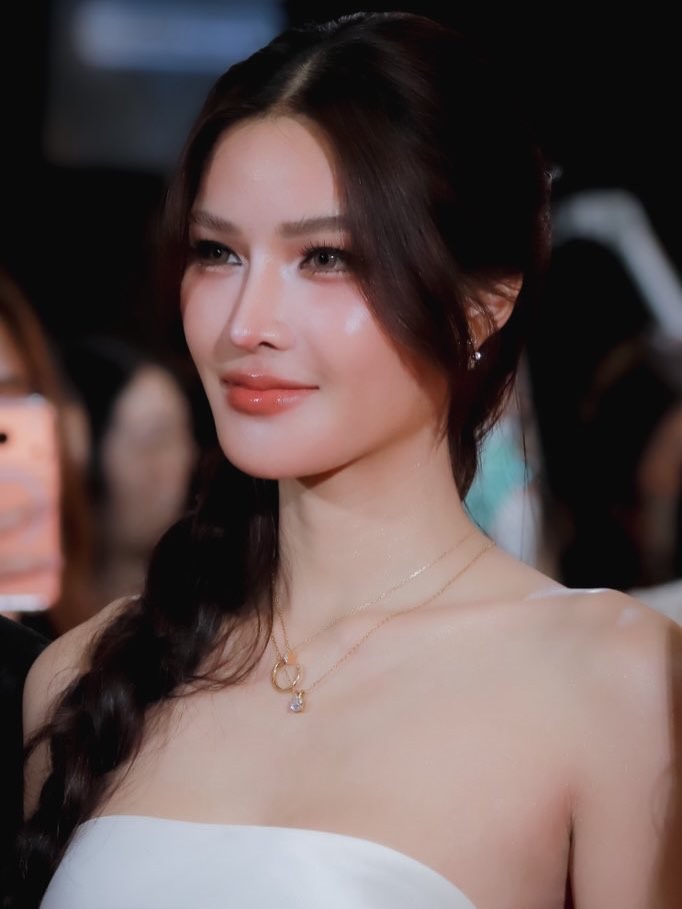 อุ้ม - ทวีพร พริ้งจำรัส