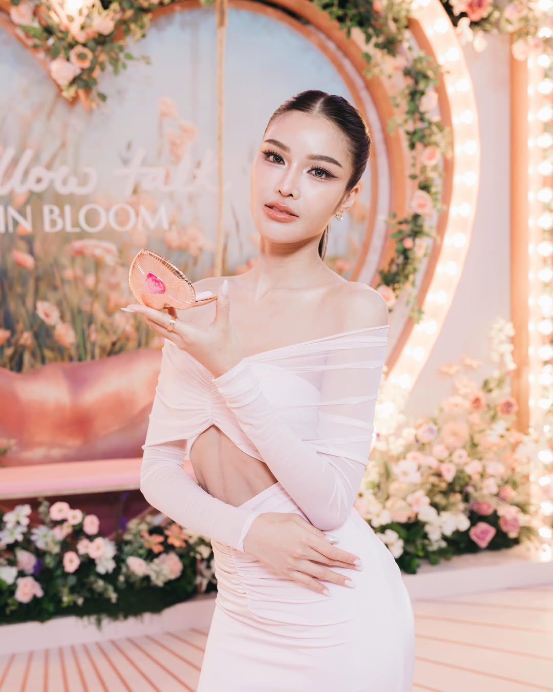 อุ้ม - ทวีพร พริ้งจำรัส