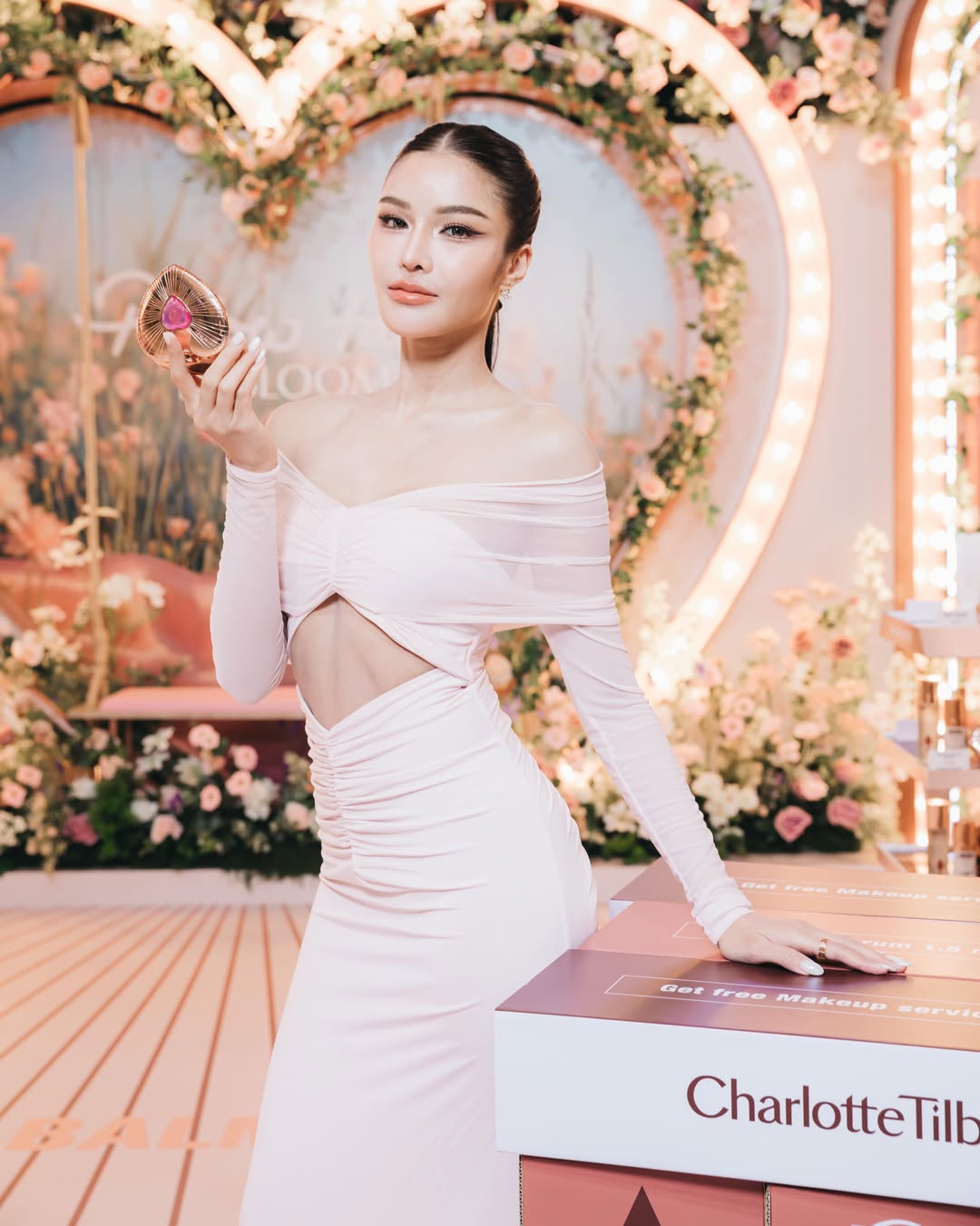 อุ้ม - ทวีพร พริ้งจำรัส