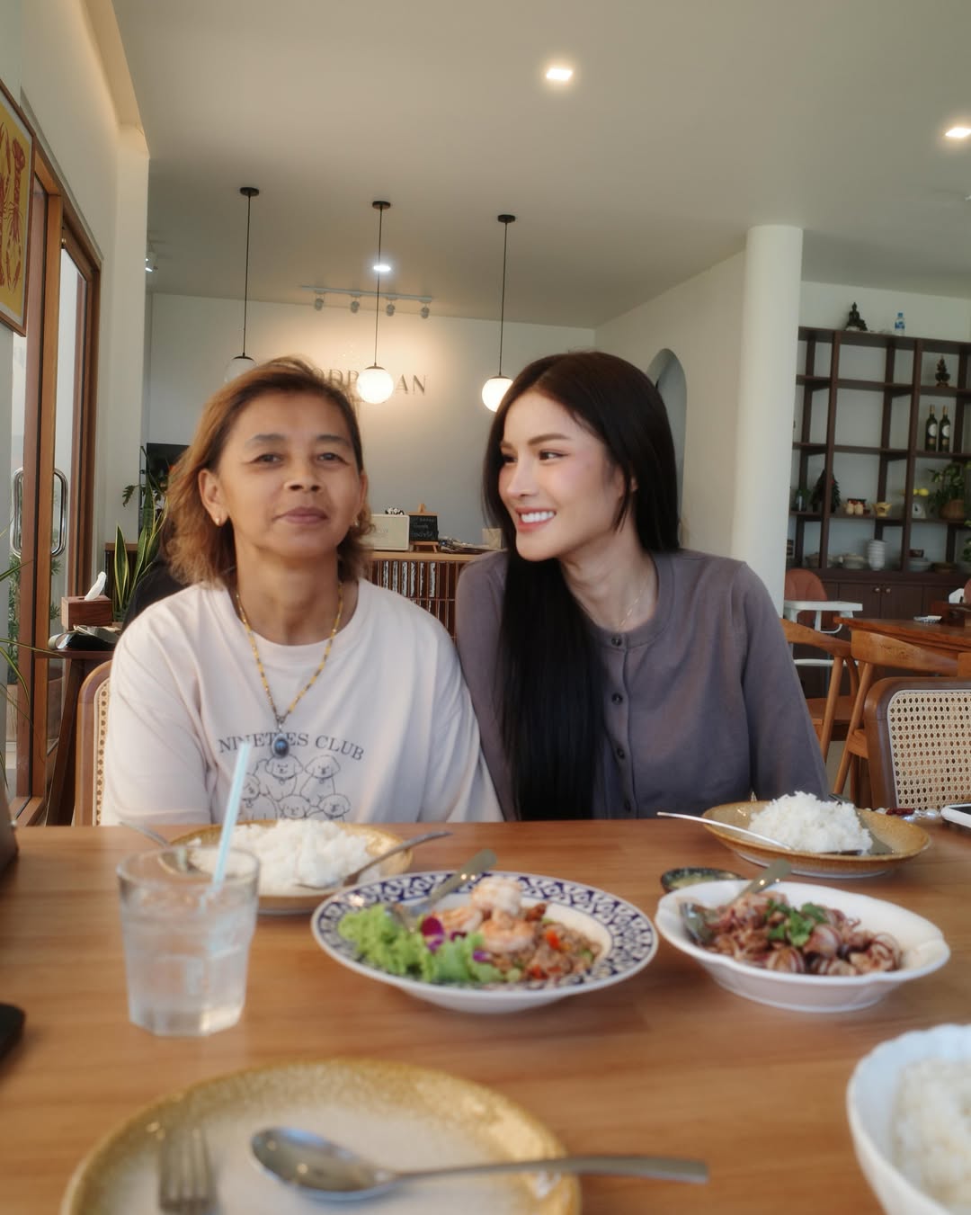 อุ้ม - ทวีพร พริ้งจำรัส