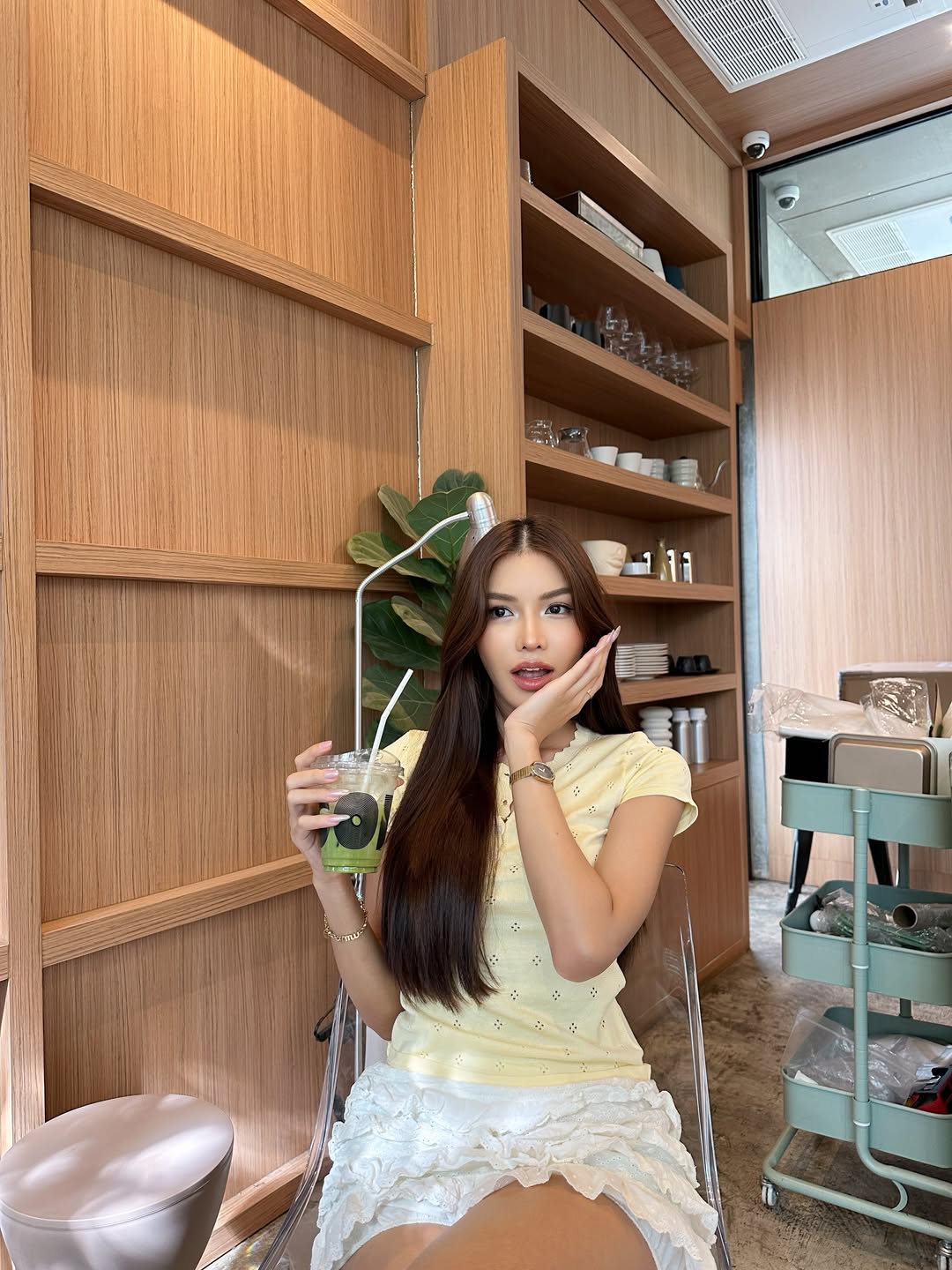 อุ้ม - ทวีพร พริ้งจำรัส