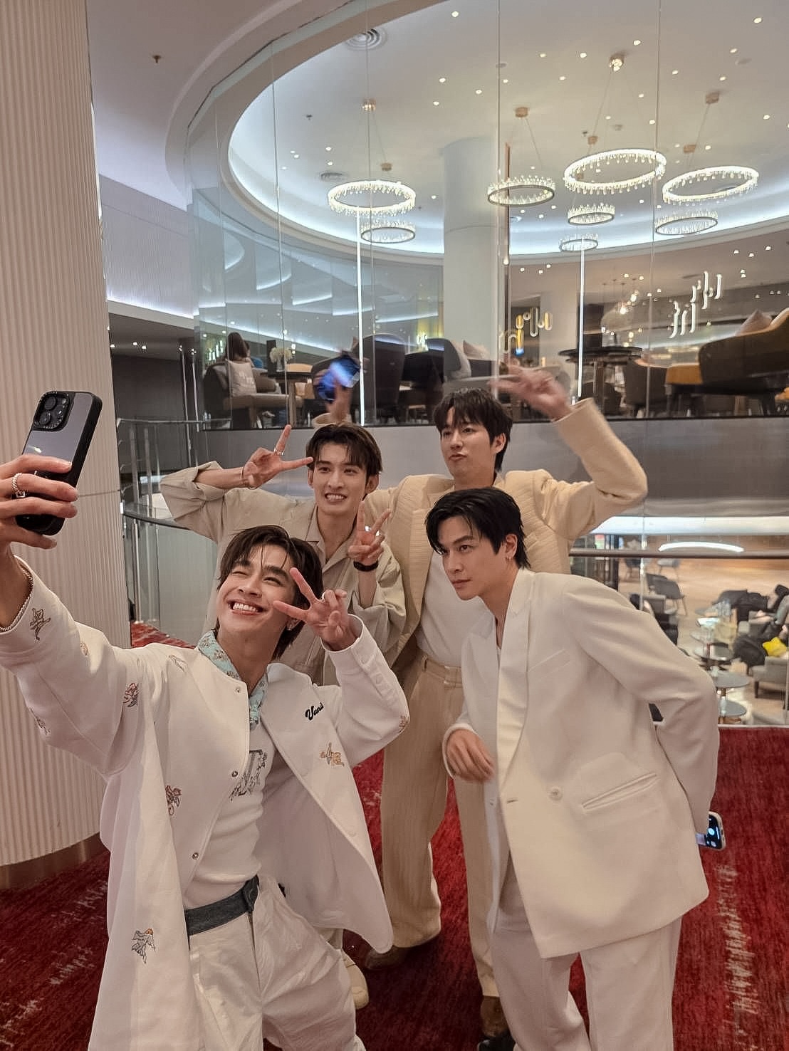 ฟลุ้ค - ณธัช ศิริพงษ์ธร