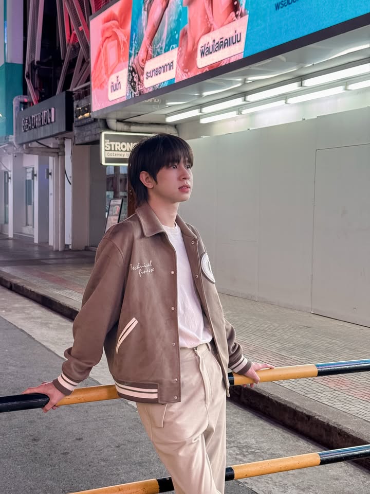 ฟลุ้ค - ณธัช ศิริพงษ์ธร