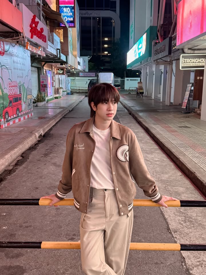 ฟลุ้ค - ณธัช ศิริพงษ์ธร