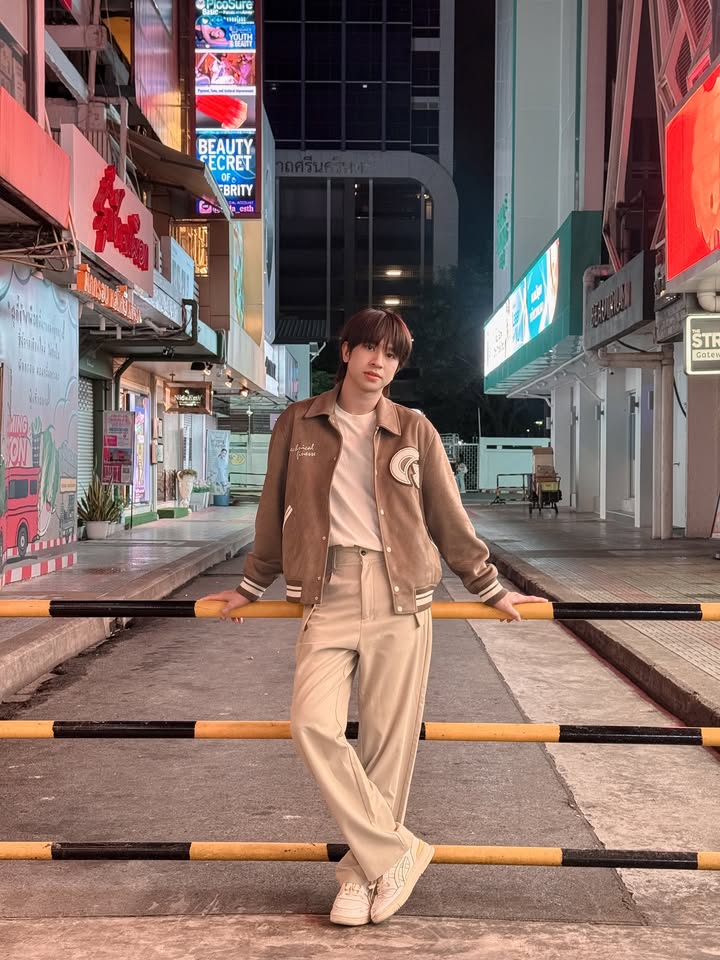 ฟลุ้ค - ณธัช ศิริพงษ์ธร