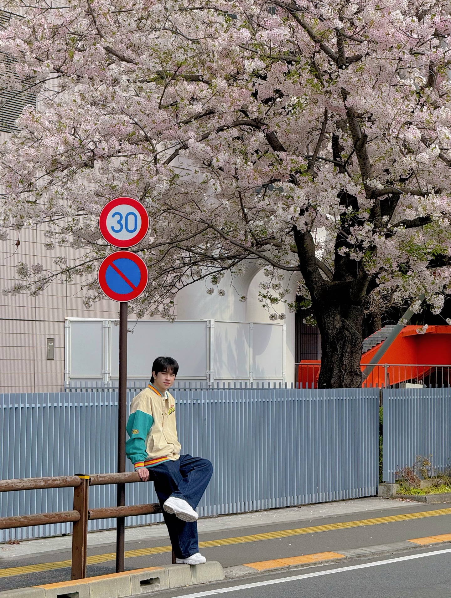 ฟลุ้ค - ณธัช ศิริพงษ์ธร