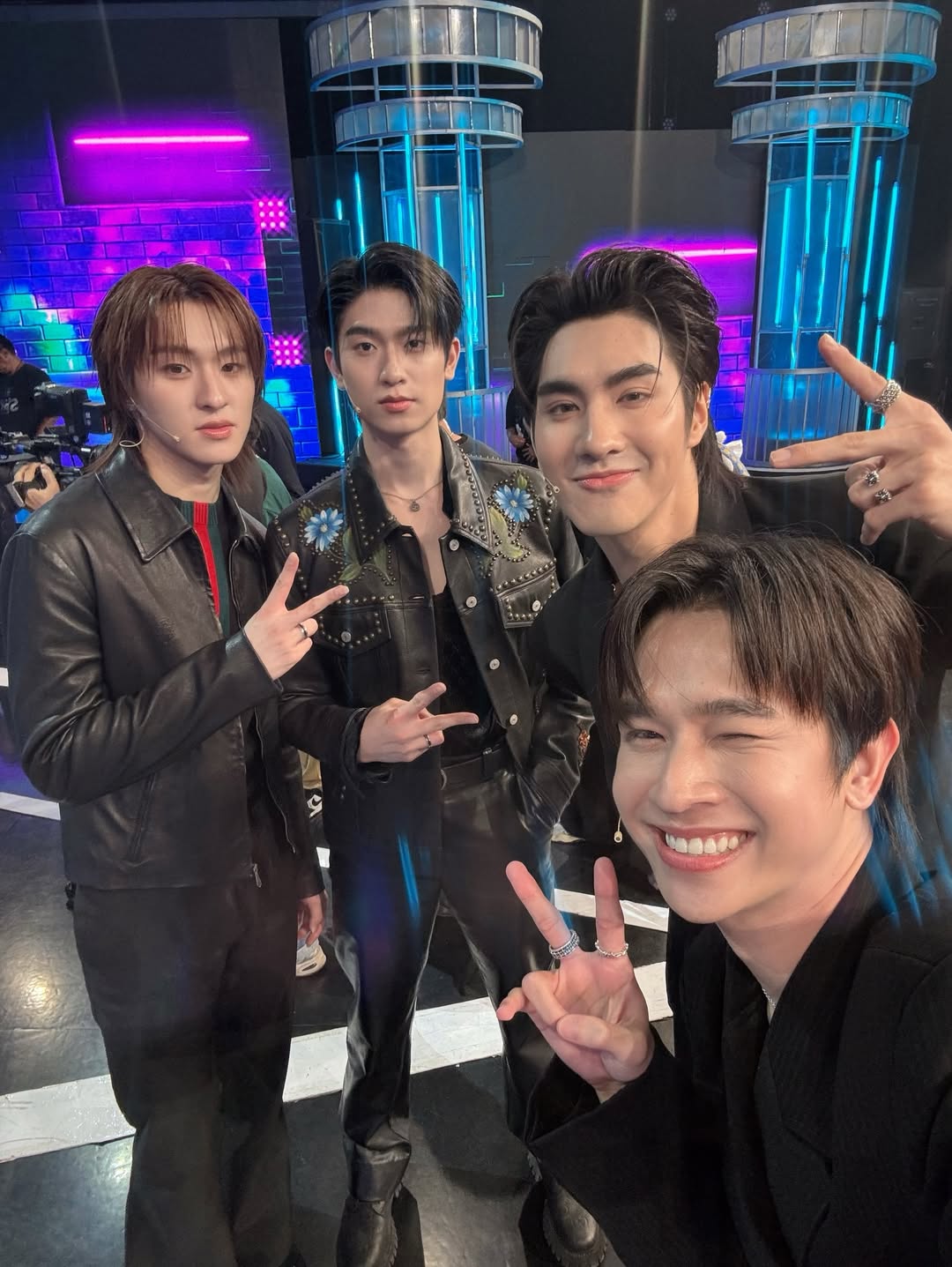 ฟลุ้ค - ณธัช ศิริพงษ์ธร