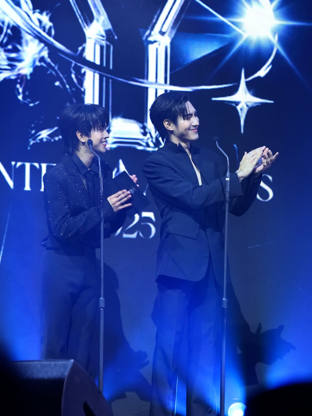 ฟลุ้ค - ณธัช ศิริพงษ์ธร