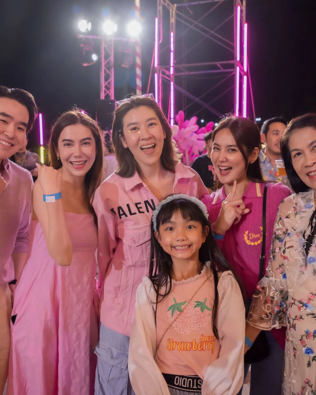 เชียร์ - ฑิฆัมพร ฤทธิ์ธาอภินันท์