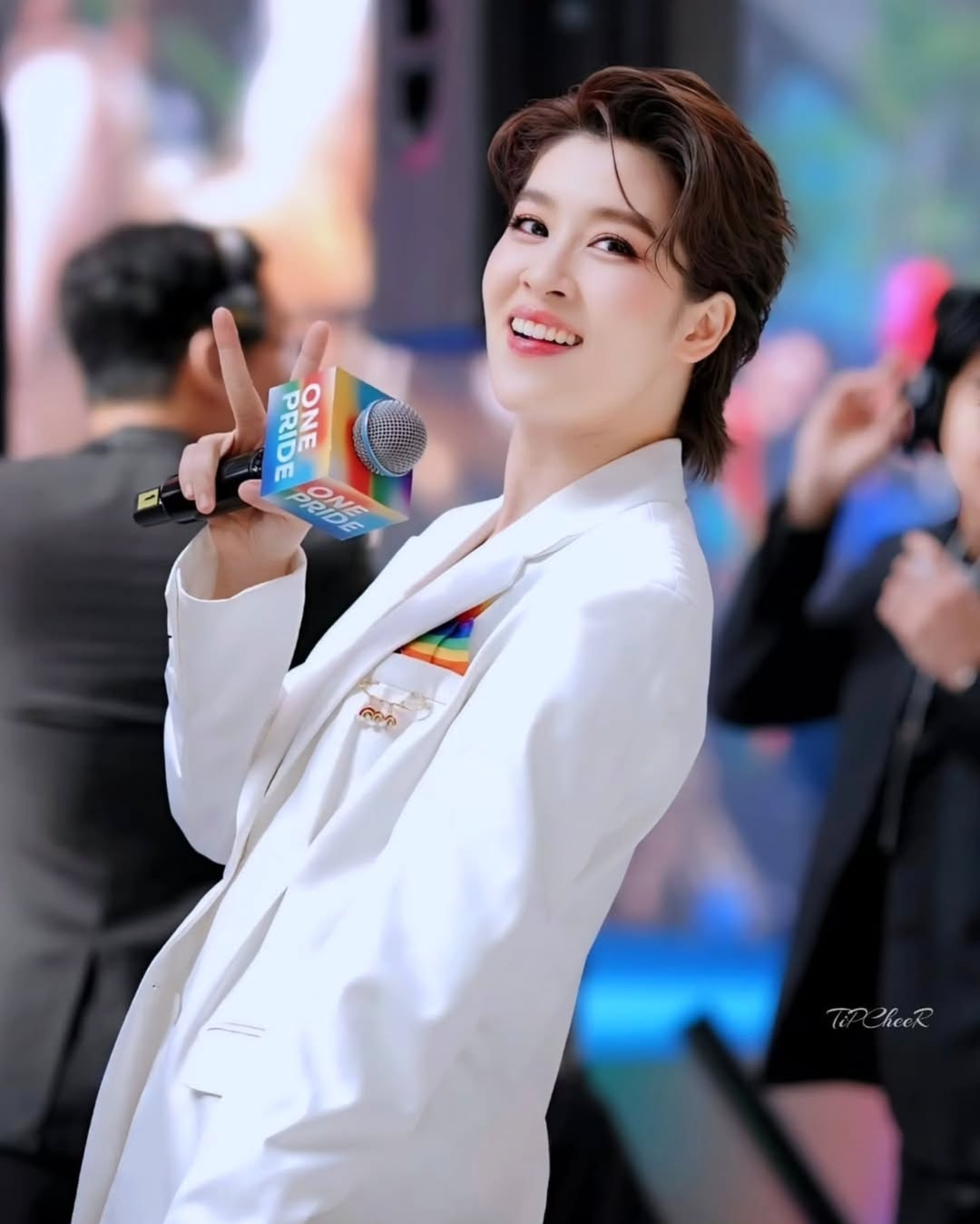 เชียร์ - ฑิฆัมพร ฤทธิ์ธาอภินันท์