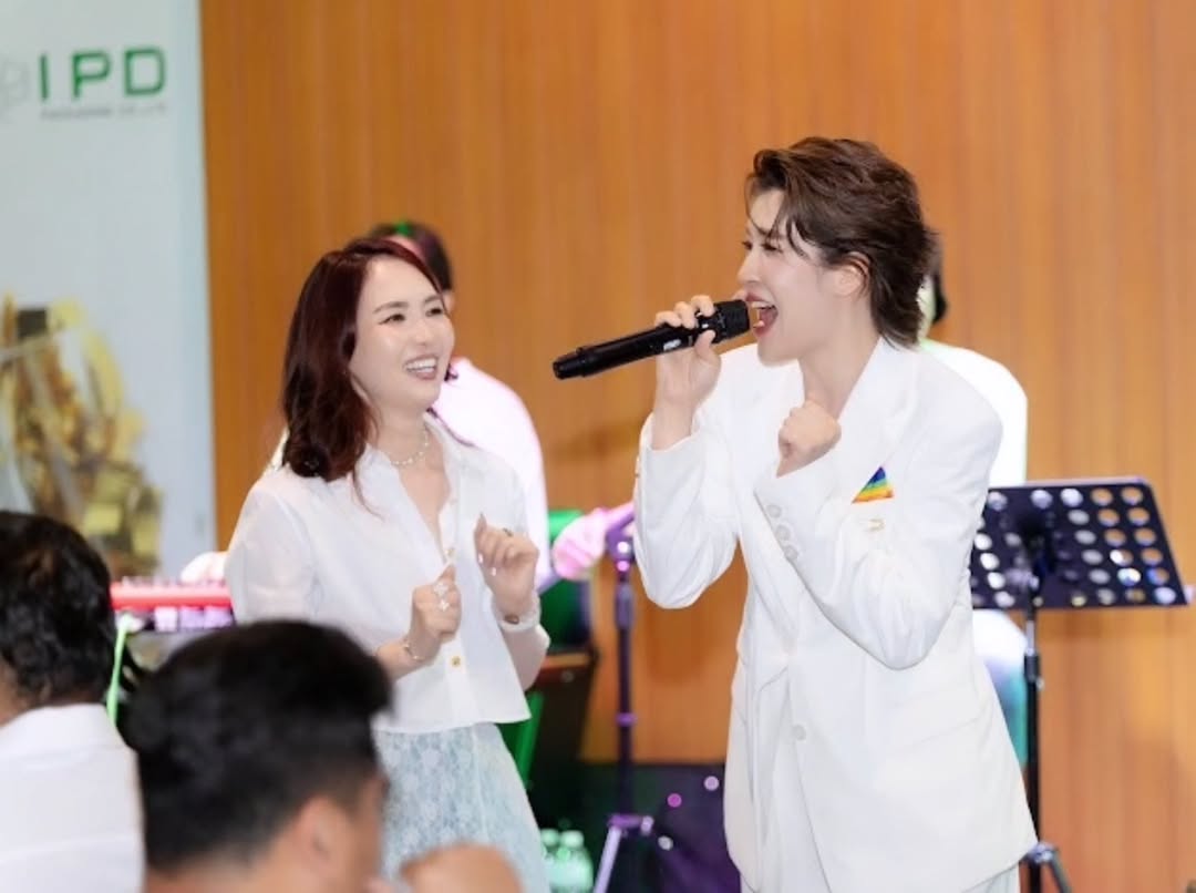 เชียร์ - ฑิฆัมพร ฤทธิ์ธาอภินันท์