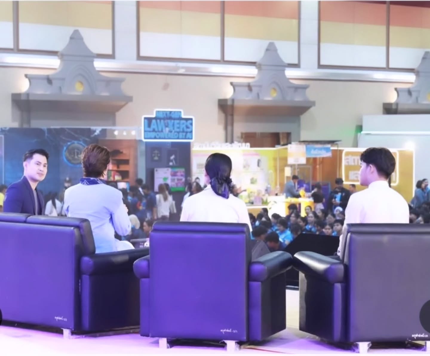 เชียร์ - ฑิฆัมพร ฤทธิ์ธาอภินันท์