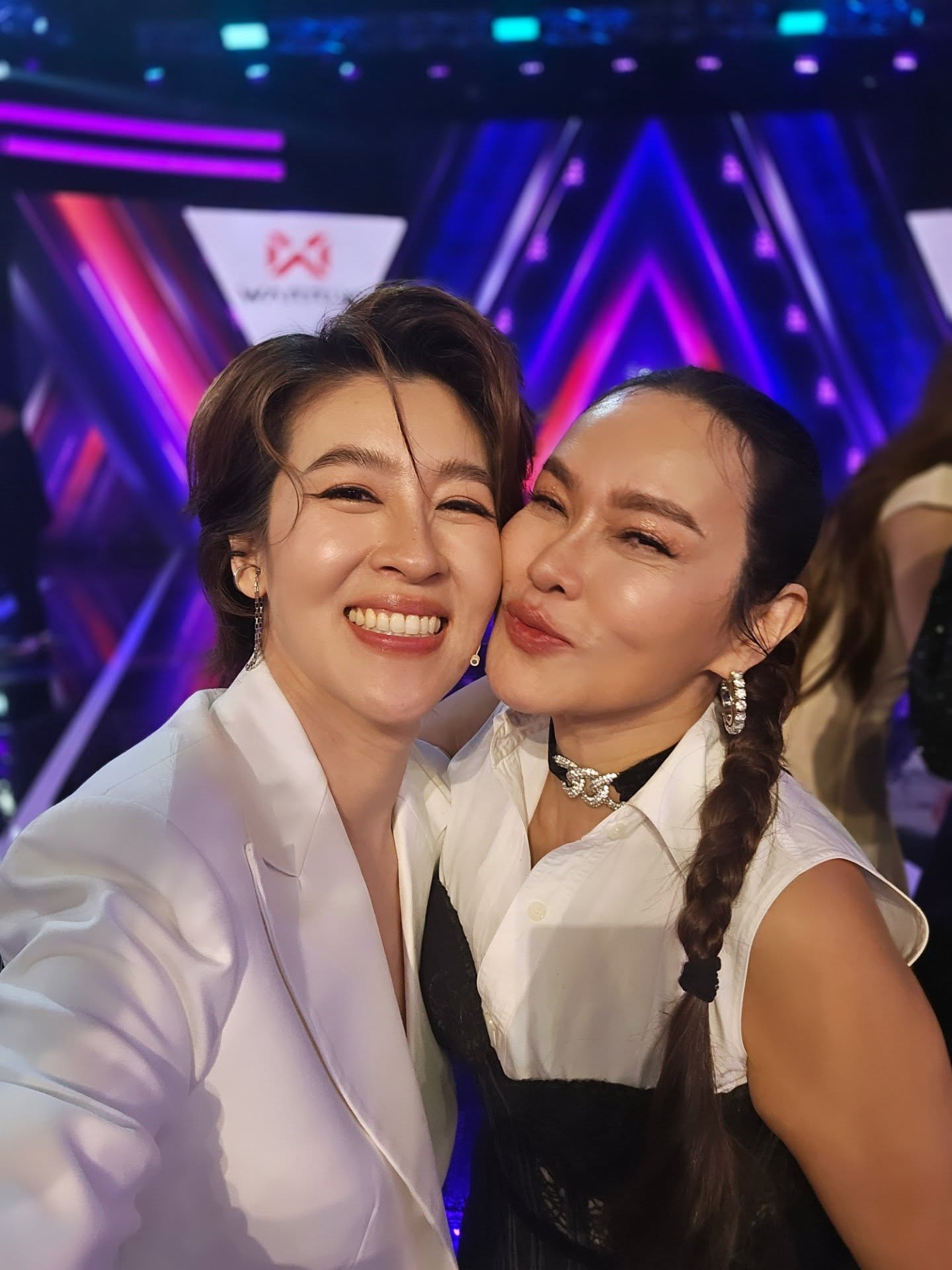 เชียร์ - ฑิฆัมพร ฤทธิ์ธาอภินันท์
