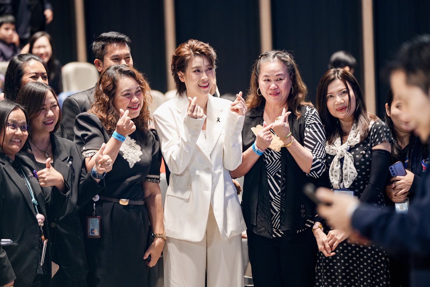 เชียร์ - ฑิฆัมพร ฤทธิ์ธาอภินันท์