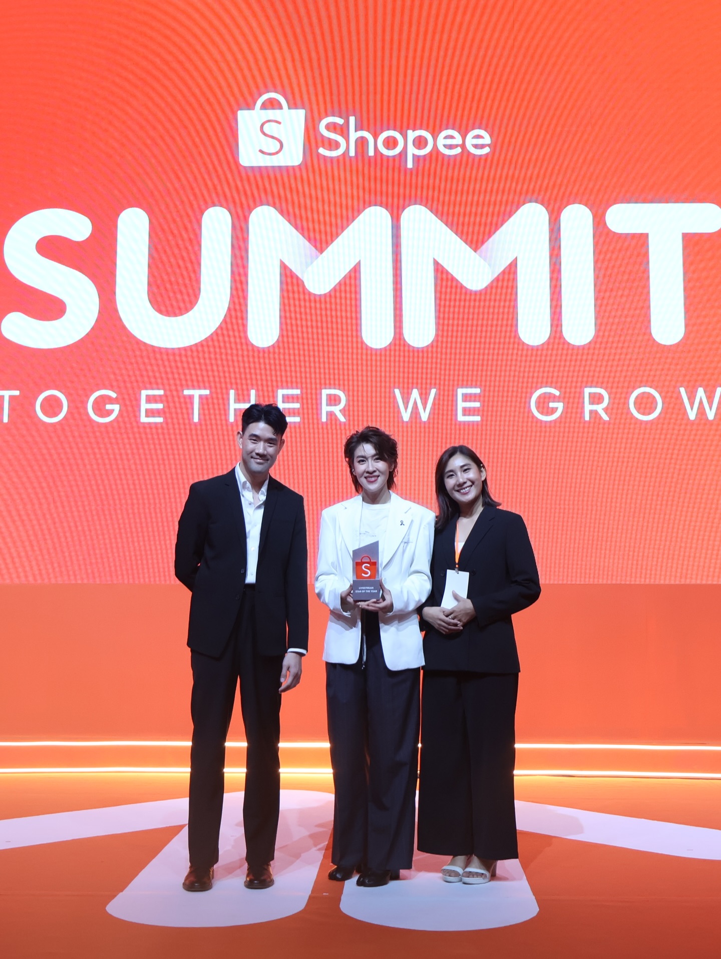 เชียร์ - ฑิฆัมพร ฤทธิ์ธาอภินันท์