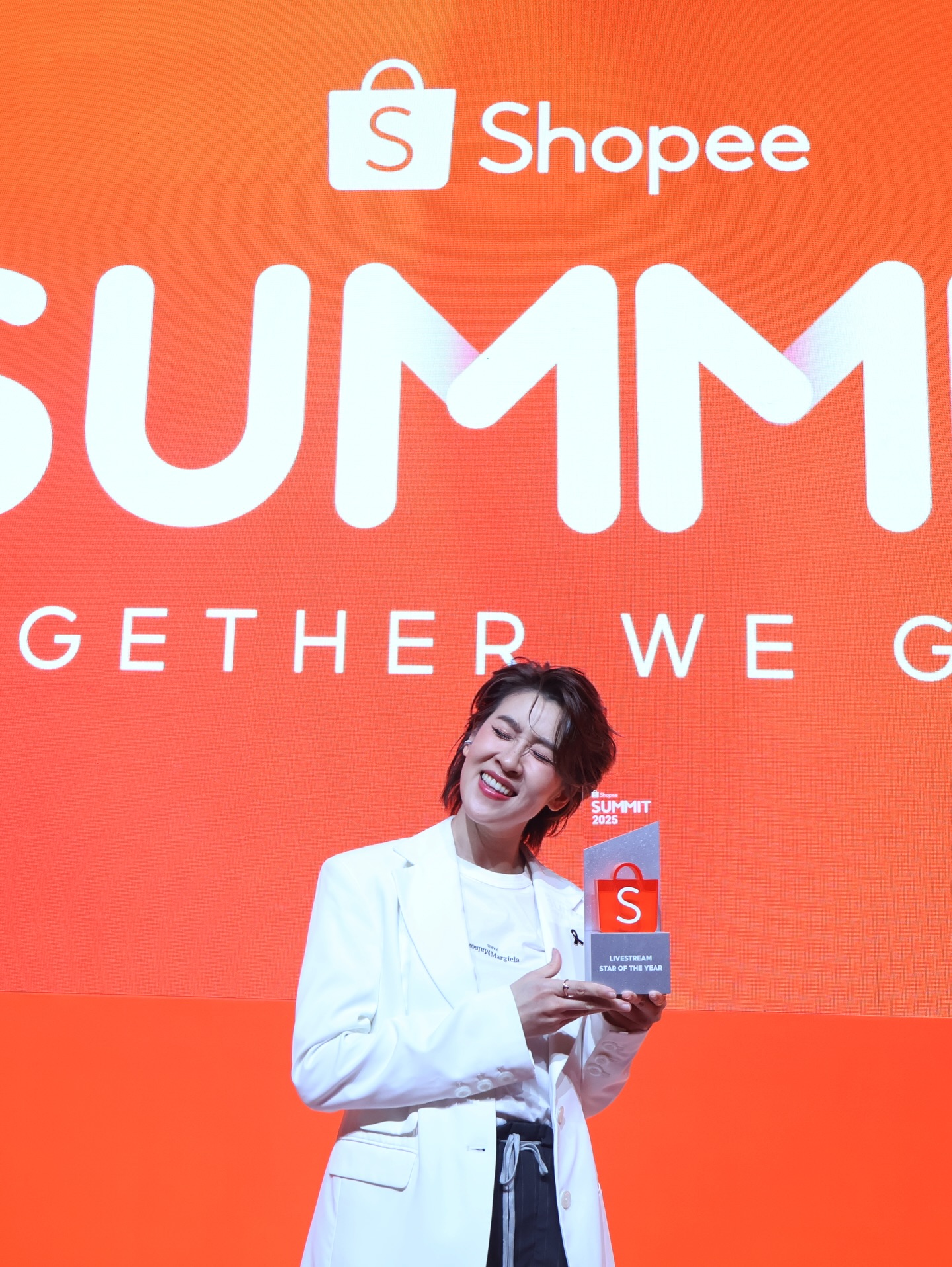 เชียร์ - ฑิฆัมพร ฤทธิ์ธาอภินันท์