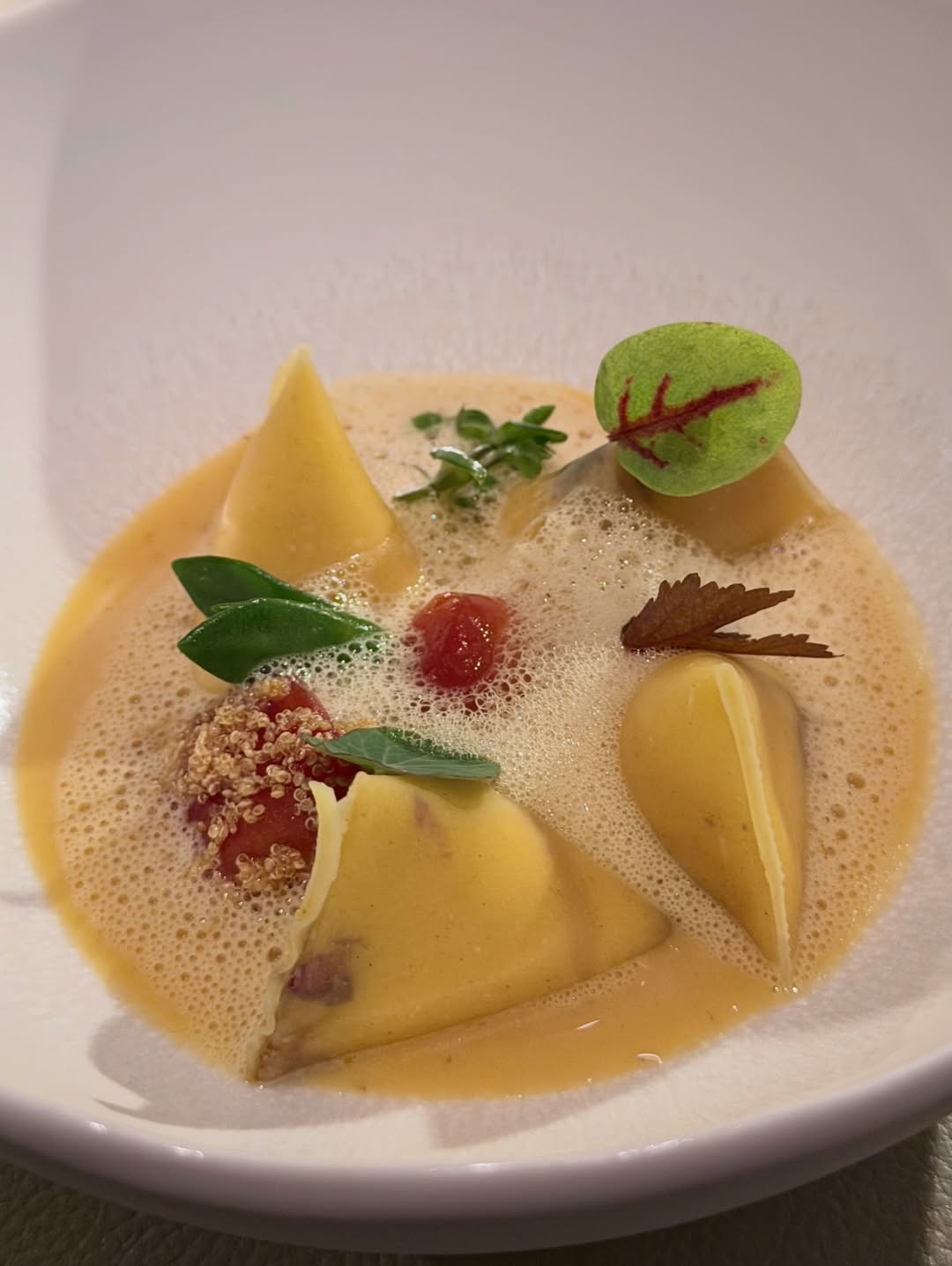 เชียร์ - ฑิฆัมพร ฤทธิ์ธาอภินันท์