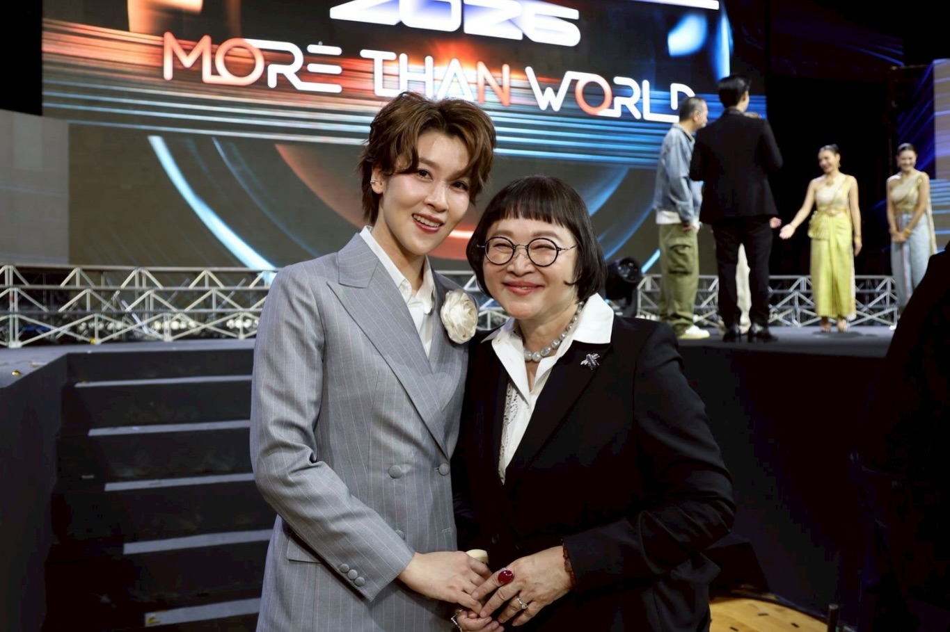 เชียร์ - ฑิฆัมพร ฤทธิ์ธาอภินันท์