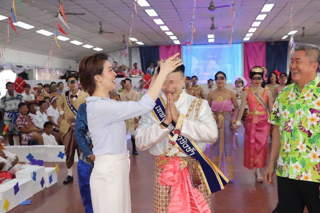 เชียร์ - ฑิฆัมพร ฤทธิ์ธาอภินันท์