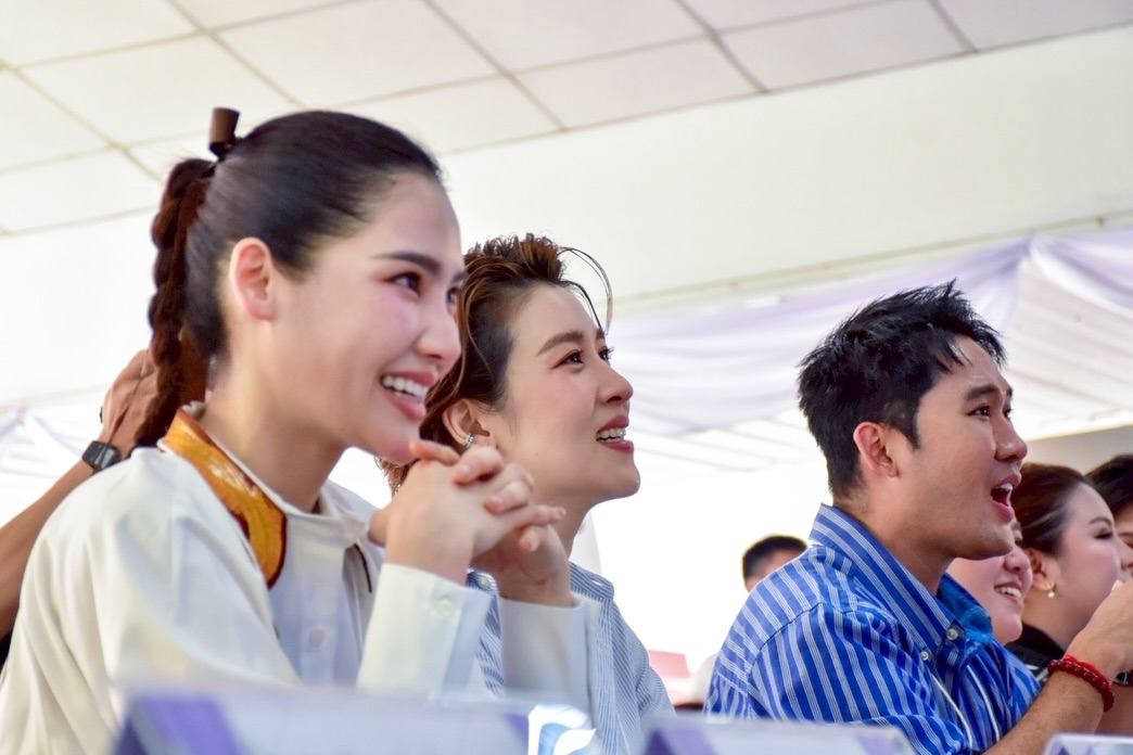 เชียร์ - ฑิฆัมพร ฤทธิ์ธาอภินันท์