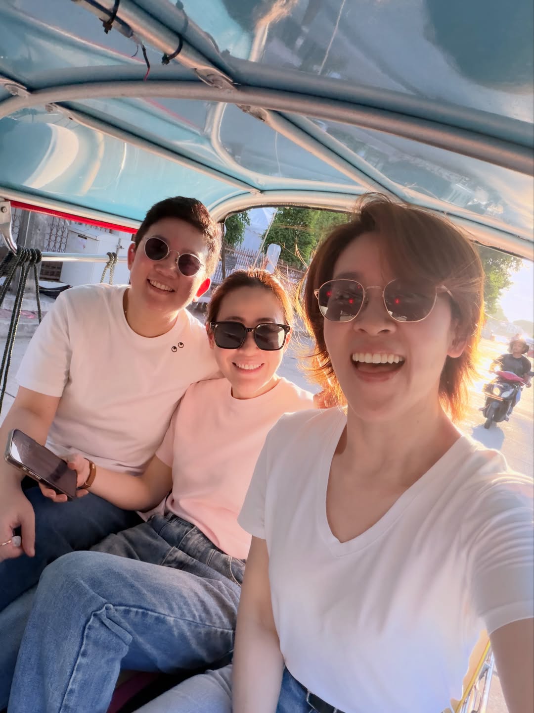เชียร์ - ฑิฆัมพร ฤทธิ์ธาอภินันท์