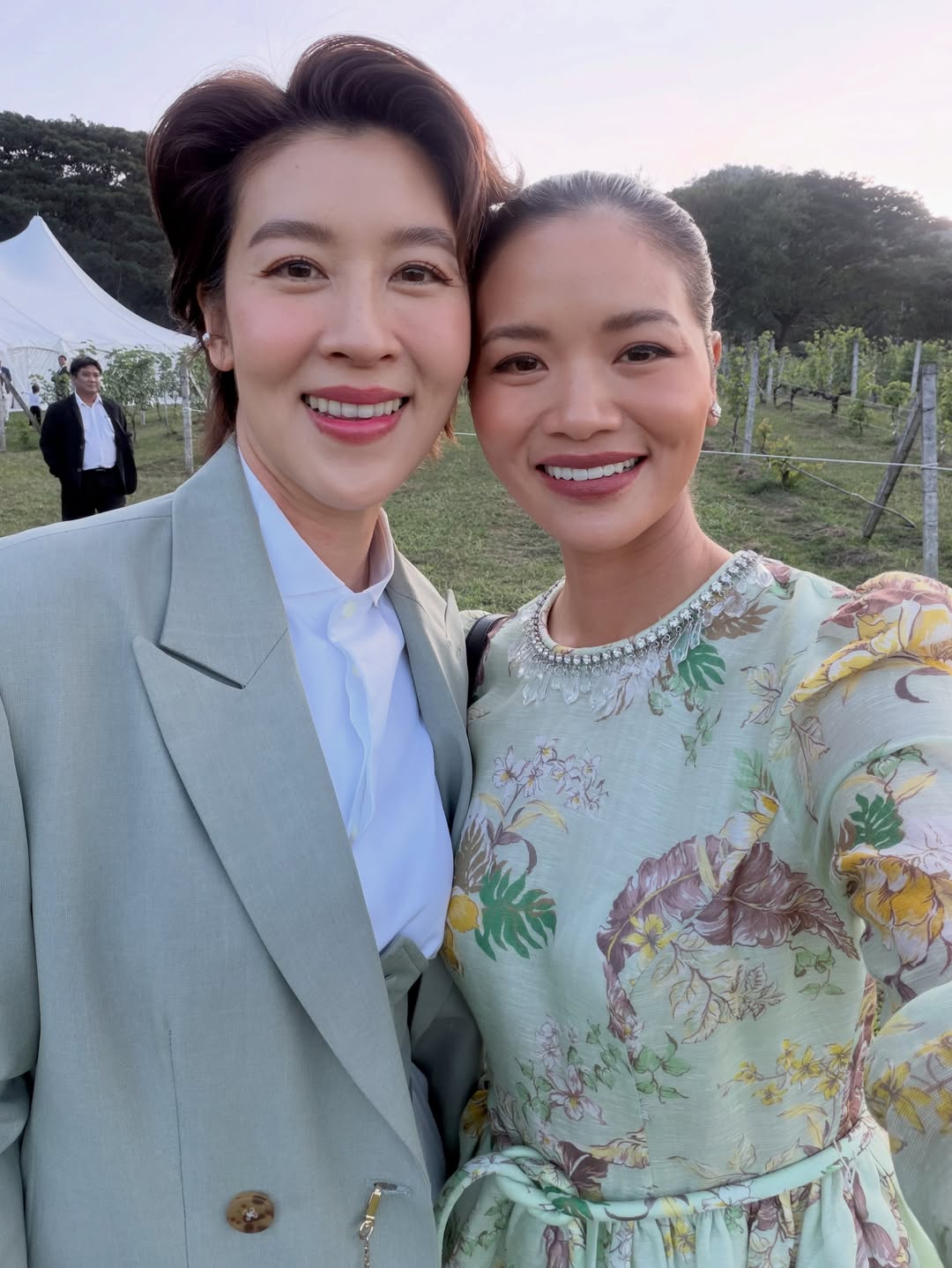 เชียร์ - ฑิฆัมพร ฤทธิ์ธาอภินันท์