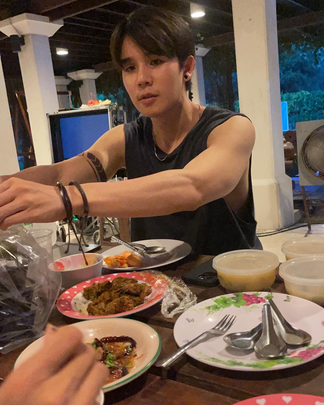 ซี - ทวินันท์ อนุกูลประเสริฐ