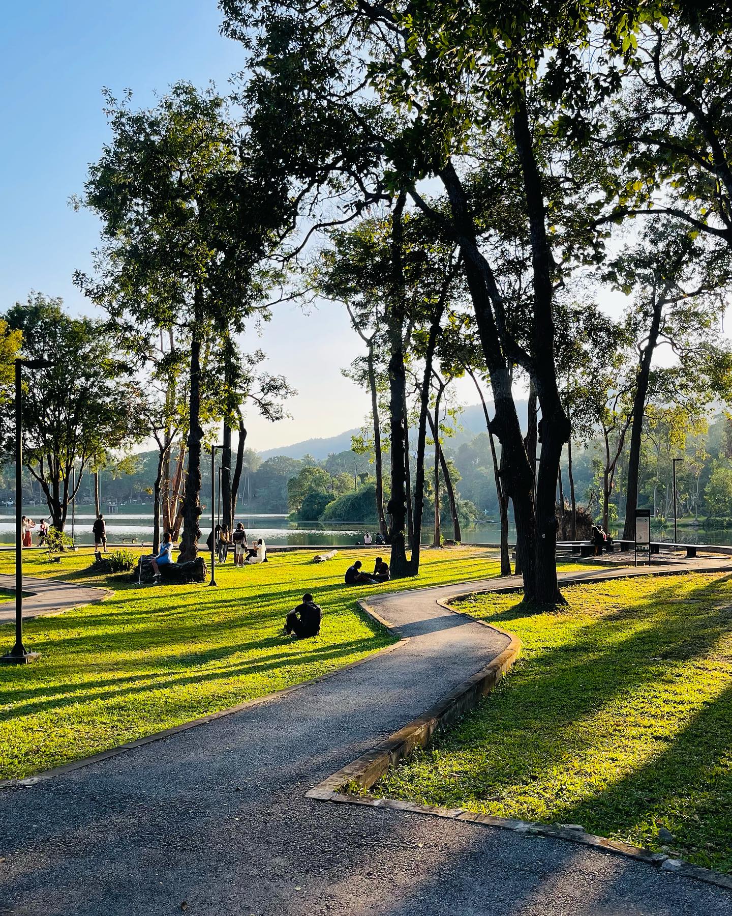 ซี - ทวินันท์ อนุกูลประเสริฐ