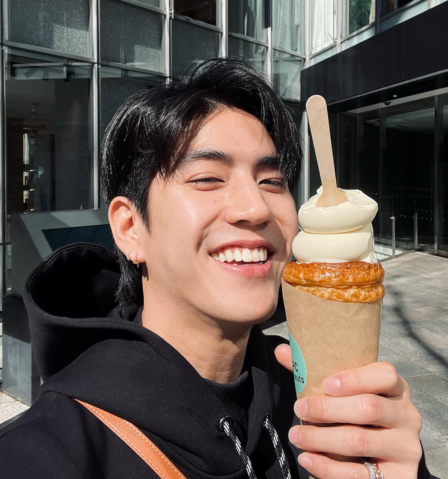 ซี - ทวินันท์ อนุกูลประเสริฐ