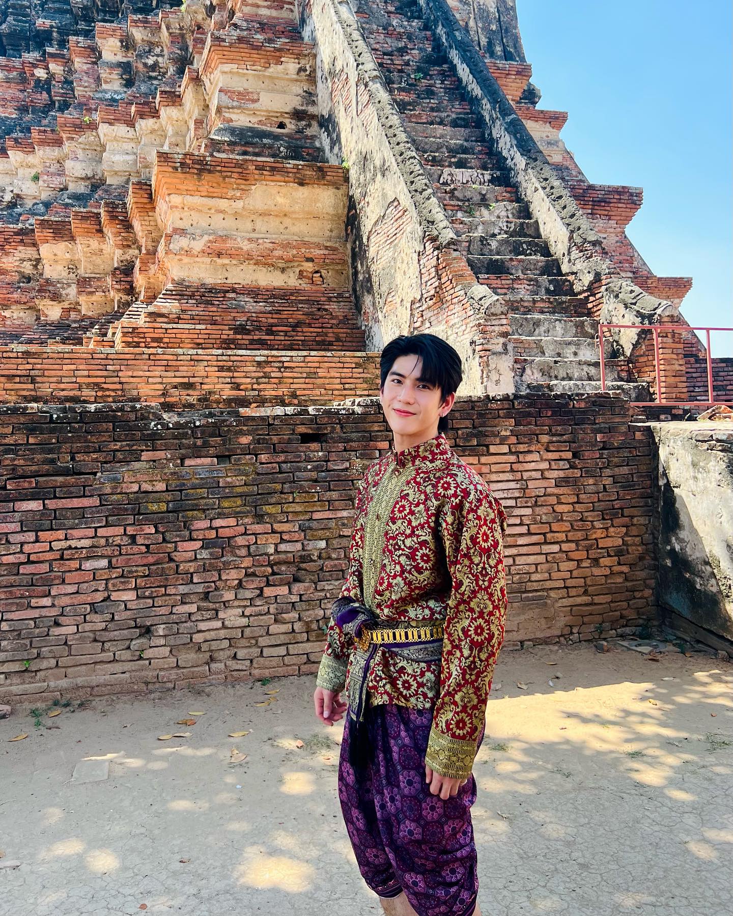 ซี - ทวินันท์ อนุกูลประเสริฐ