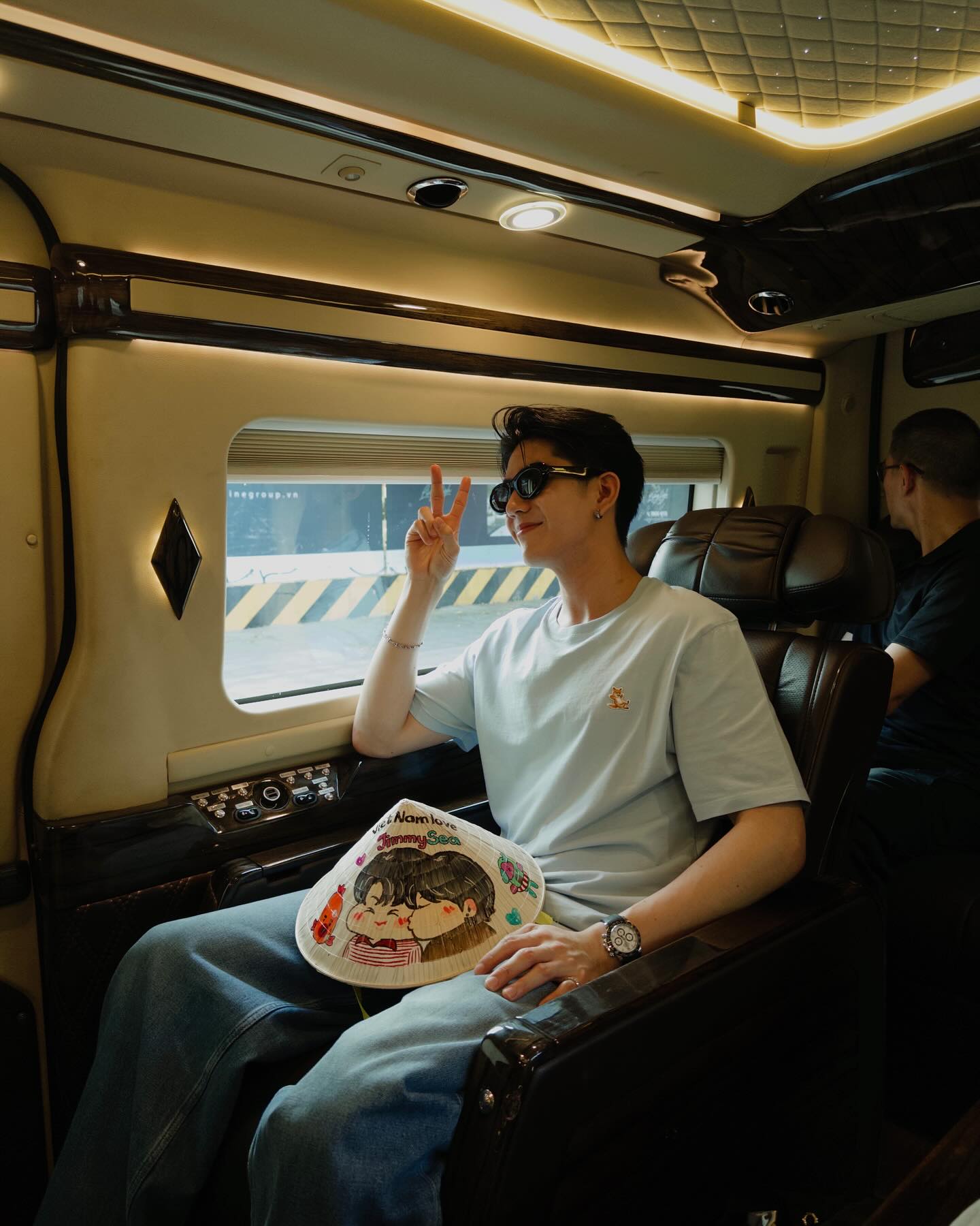 ซี - ทวินันท์ อนุกูลประเสริฐ