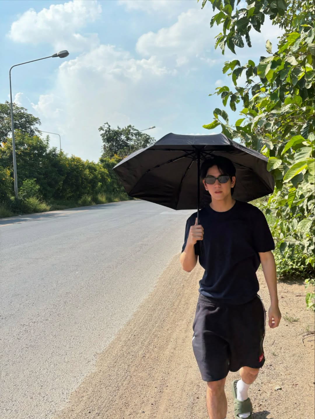 ซี - ทวินันท์ อนุกูลประเสริฐ