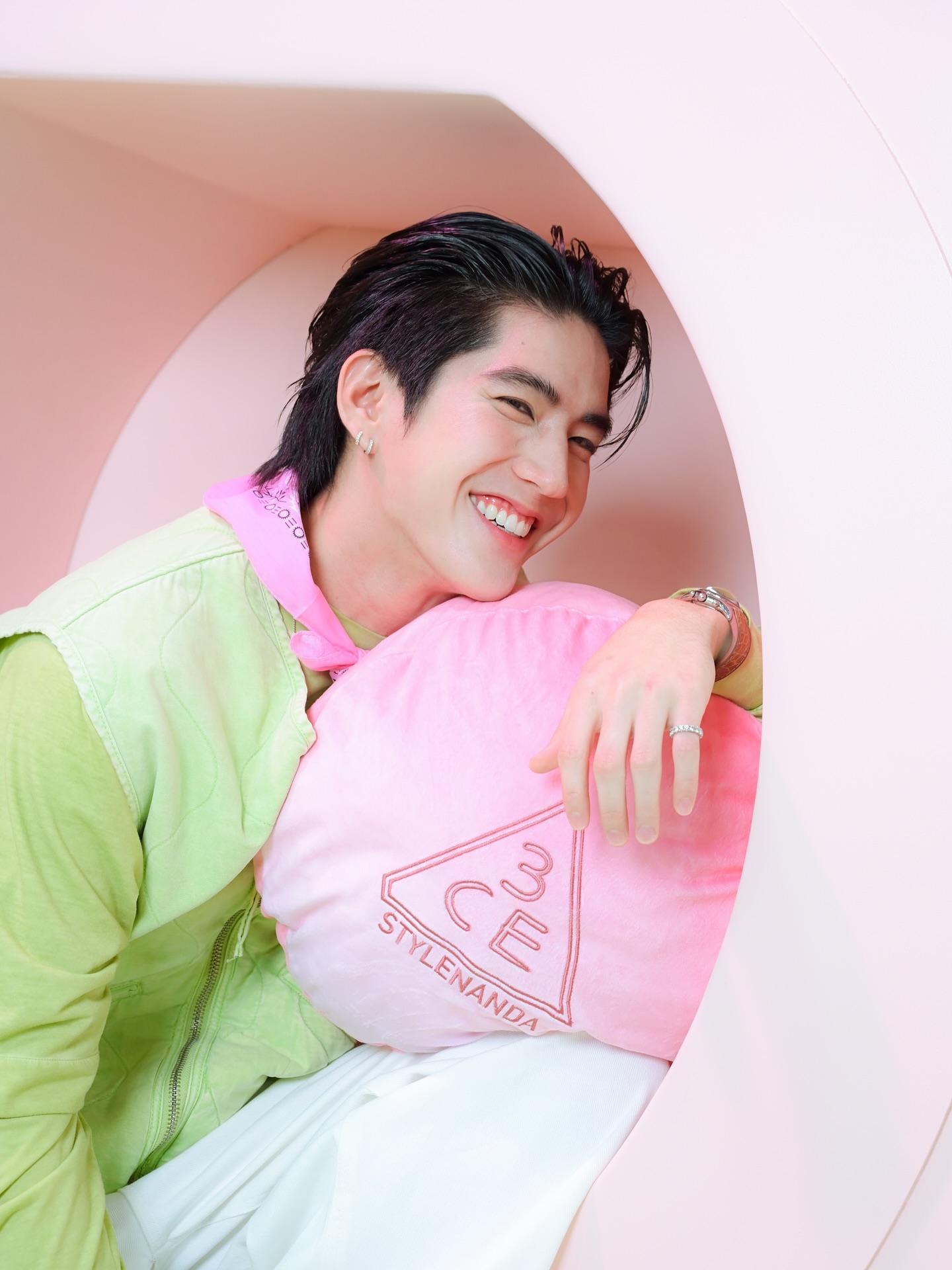 ซี - ทวินันท์ อนุกูลประเสริฐ