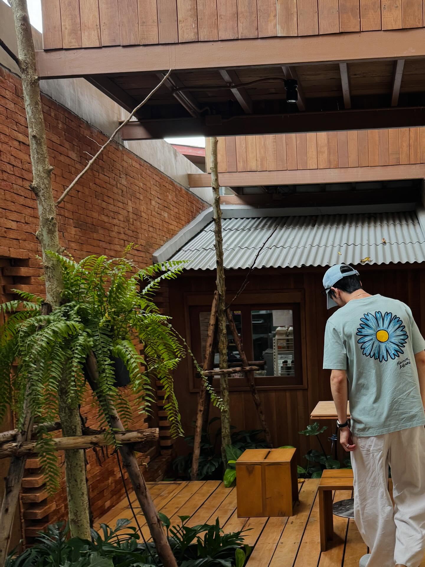 ซี - ทวินันท์ อนุกูลประเสริฐ