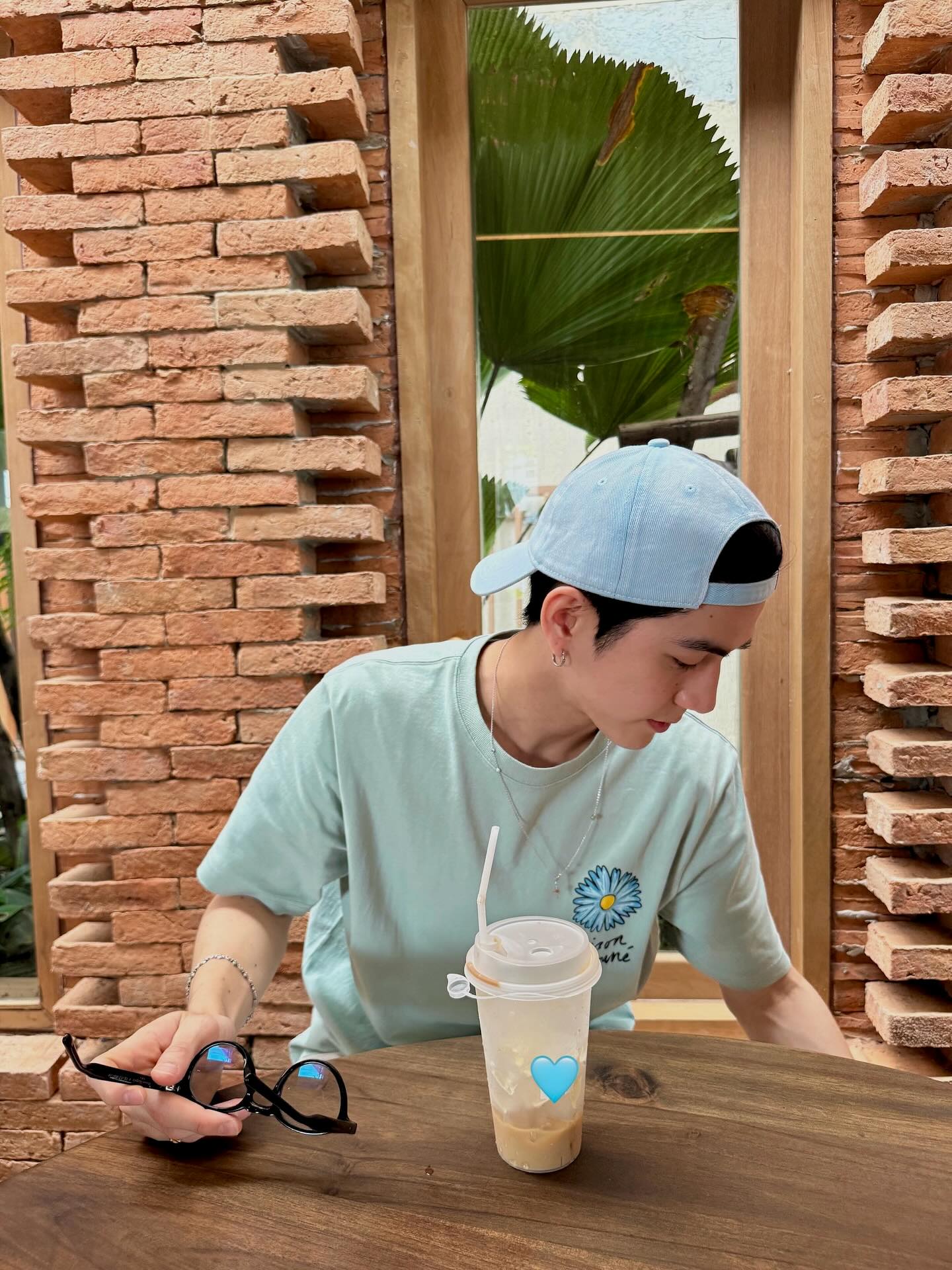 ซี - ทวินันท์ อนุกูลประเสริฐ