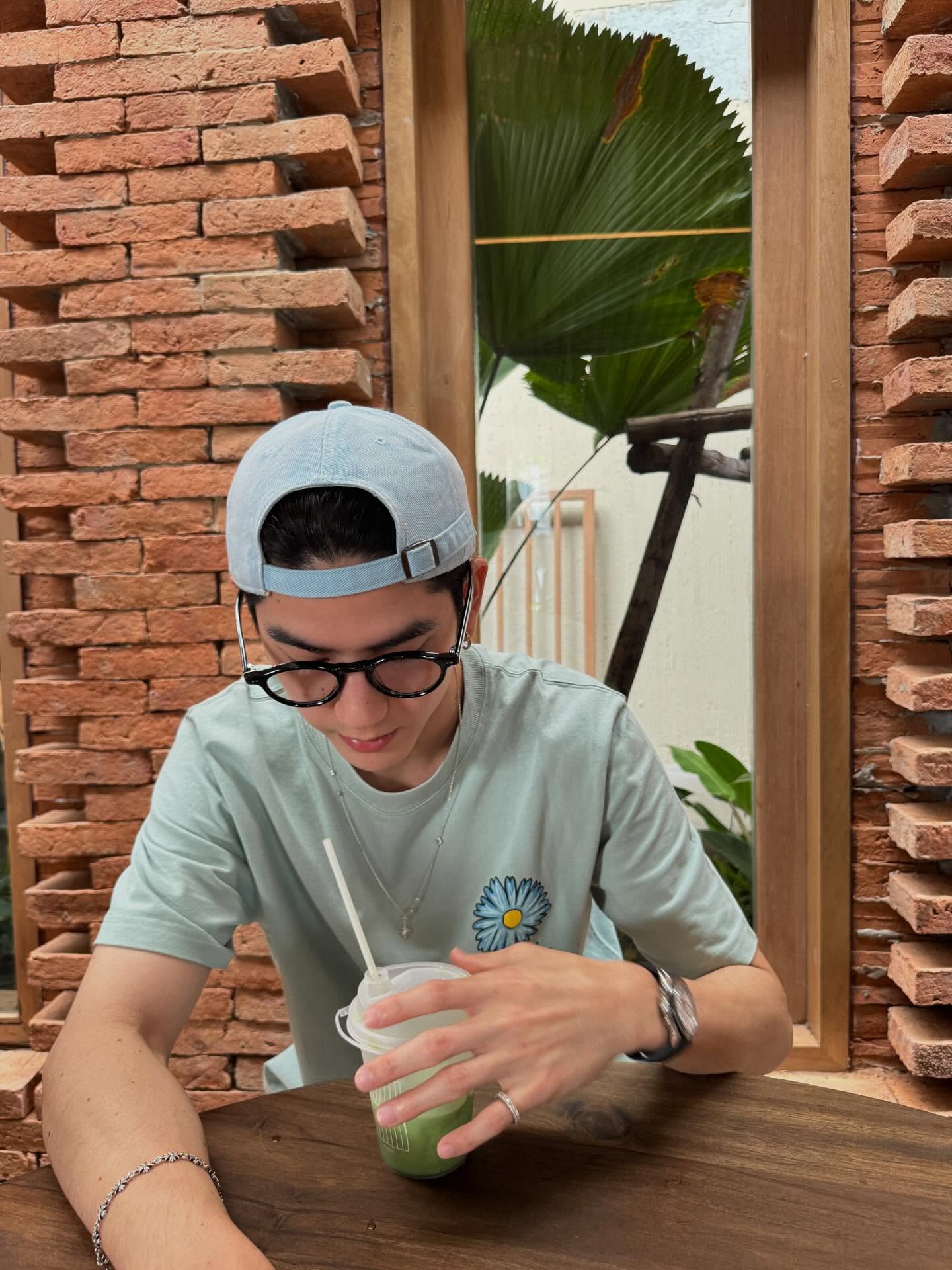 ซี - ทวินันท์ อนุกูลประเสริฐ