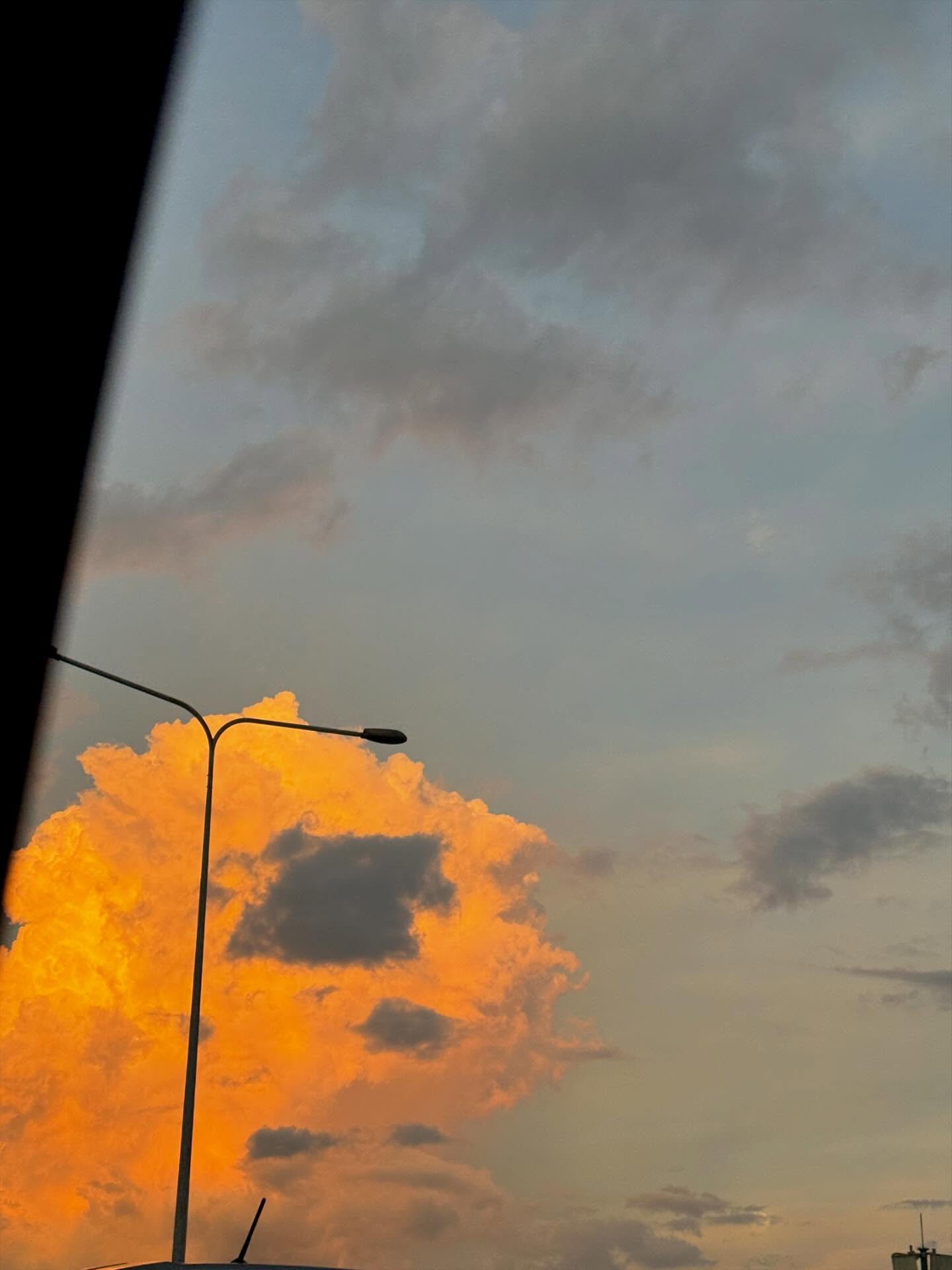 ซี - ทวินันท์ อนุกูลประเสริฐ