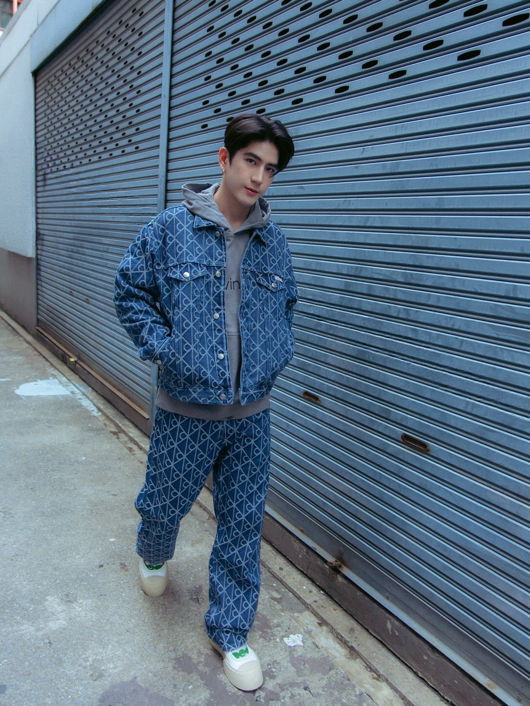 ซี - ทวินันท์ อนุกูลประเสริฐ