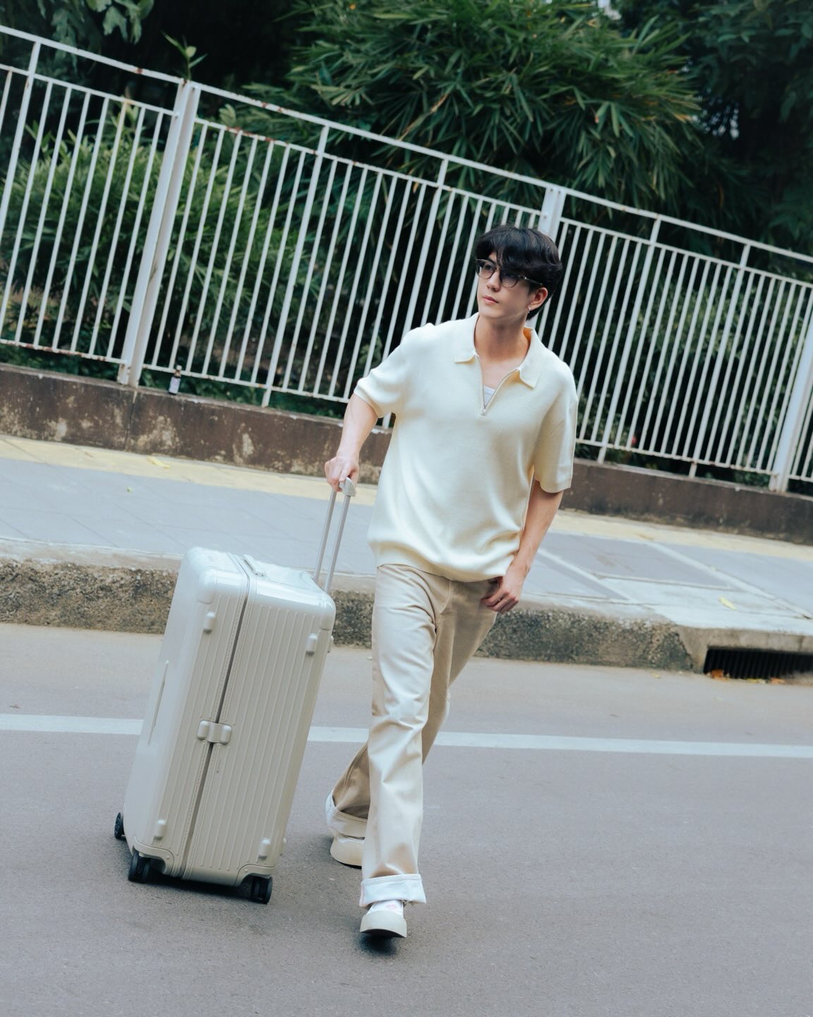 ซี - ทวินันท์ อนุกูลประเสริฐ