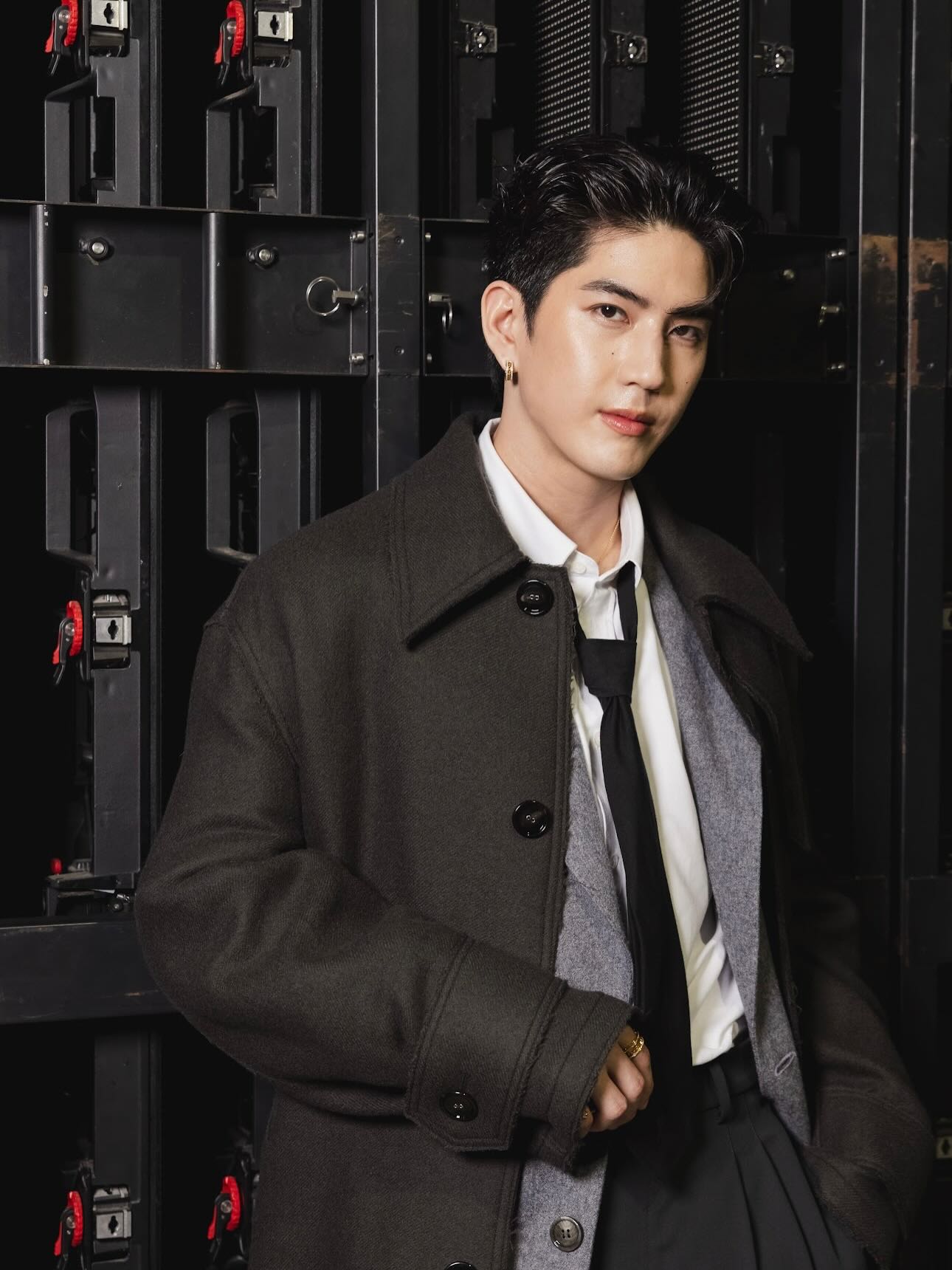 ซี - ทวินันท์ อนุกูลประเสริฐ