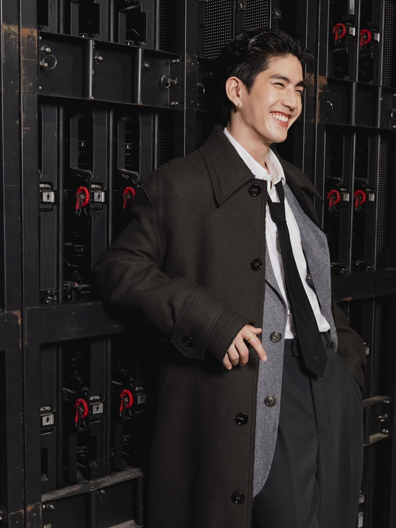 ซี - ทวินันท์ อนุกูลประเสริฐ