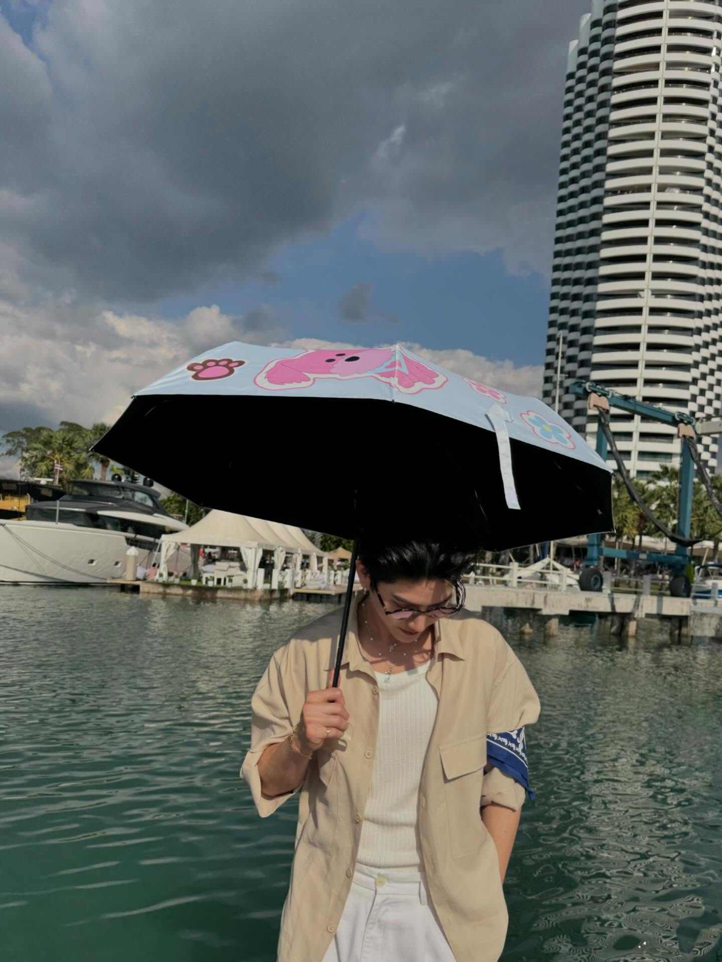 ซี - ทวินันท์ อนุกูลประเสริฐ