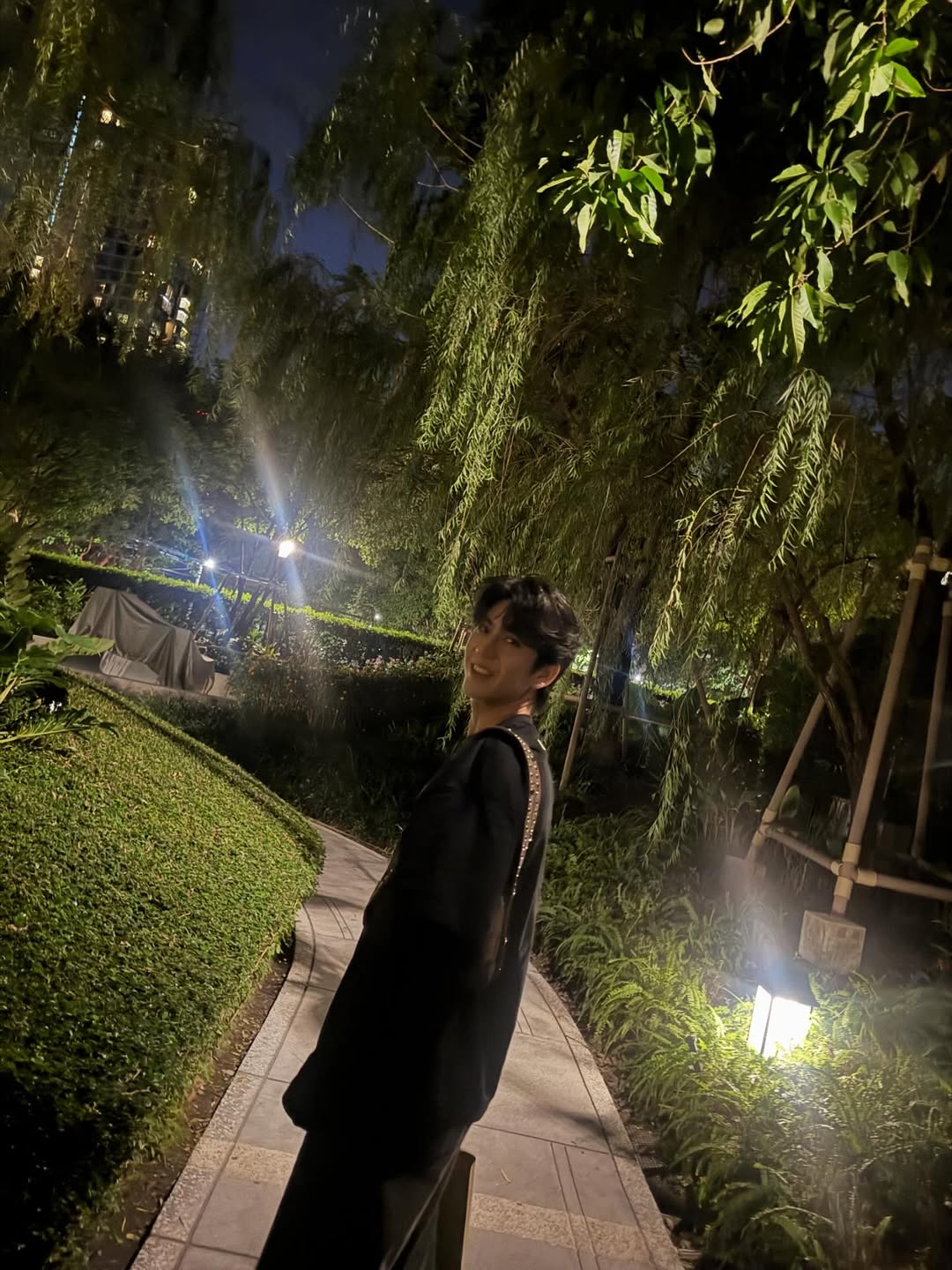 ซี - ทวินันท์ อนุกูลประเสริฐ