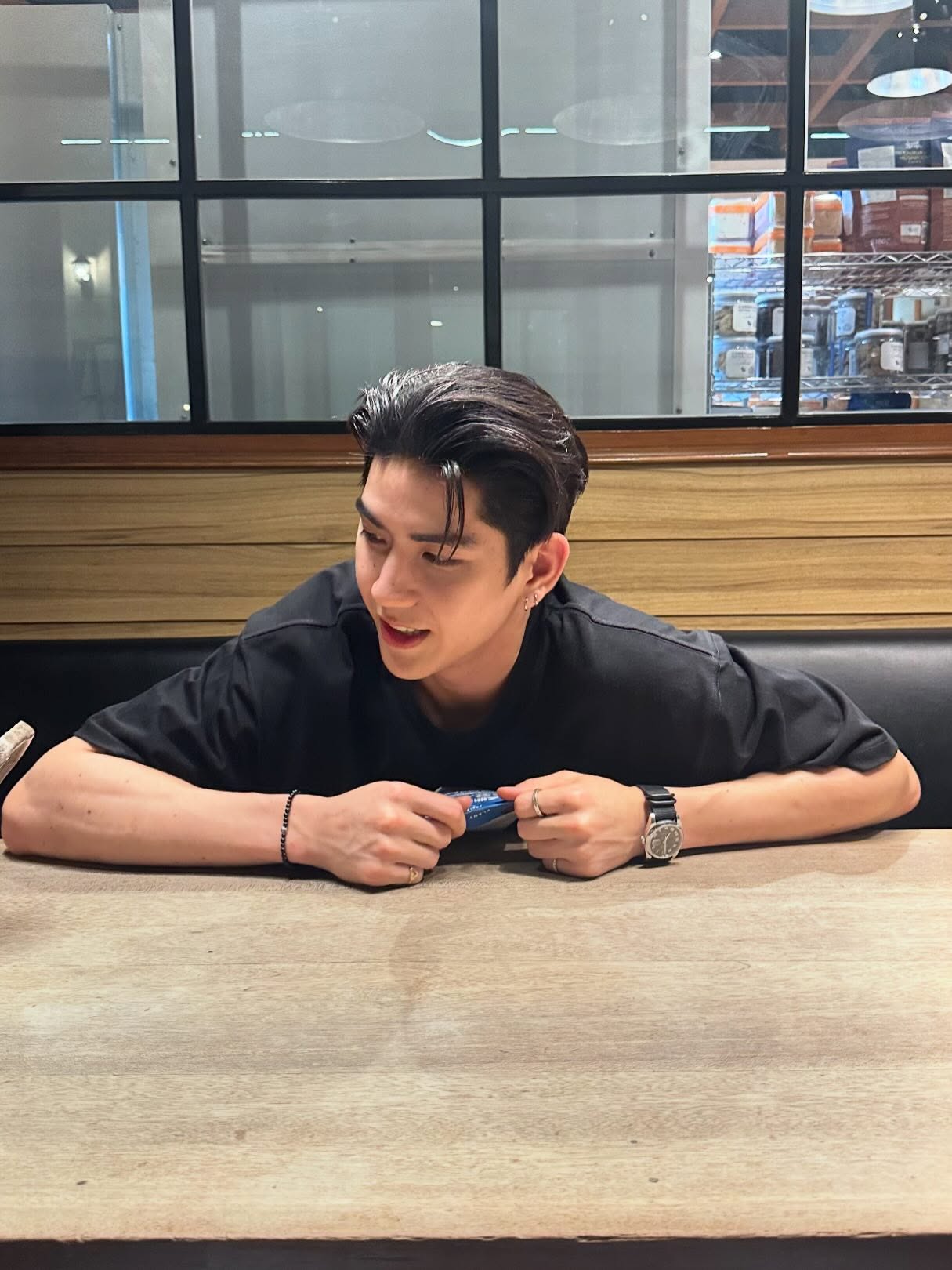 ซี - ทวินันท์ อนุกูลประเสริฐ